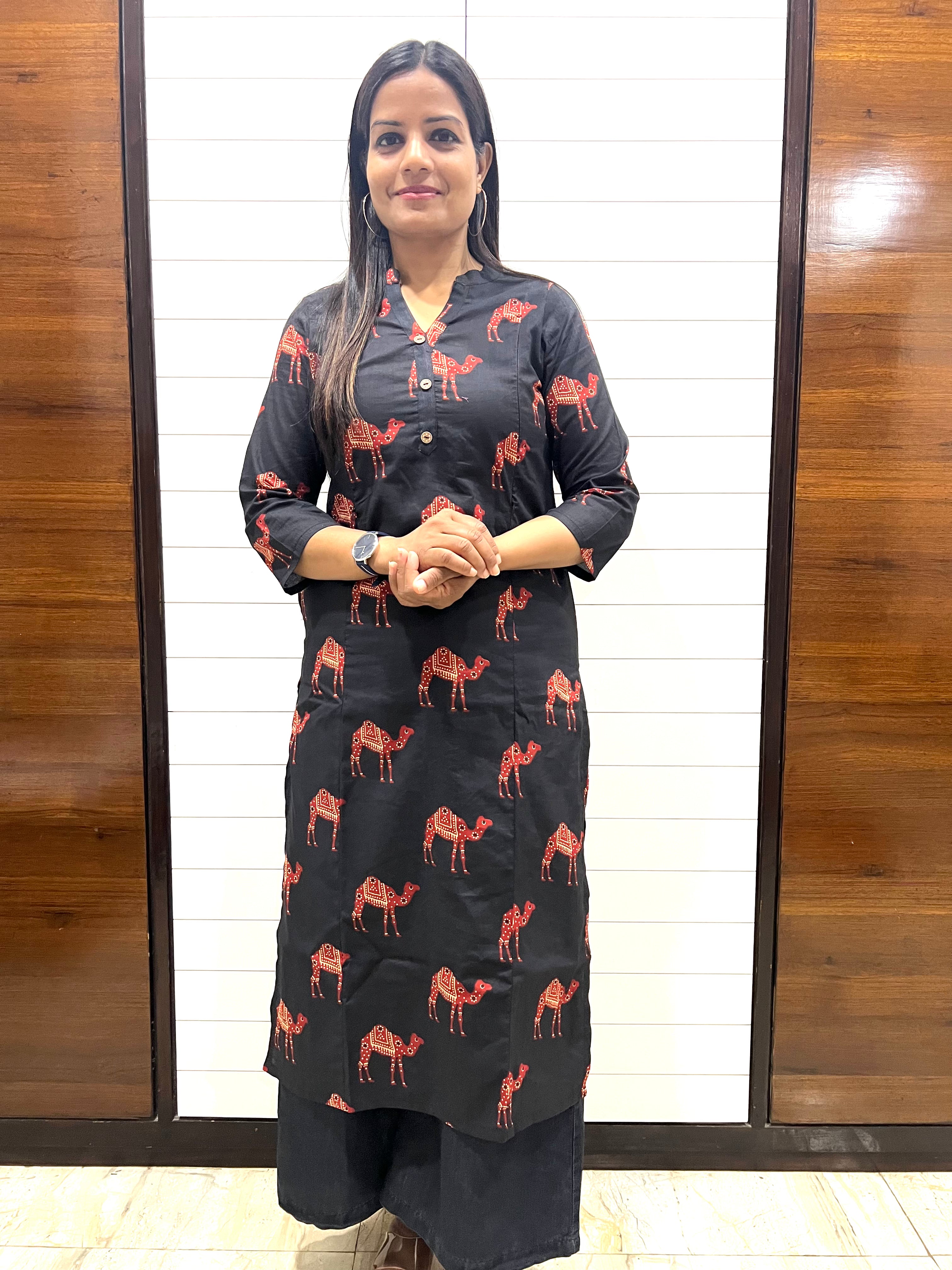 Mumzhug Black Color Pure Cotton Jaipuri Print Feeding Kurta with Side Pocket