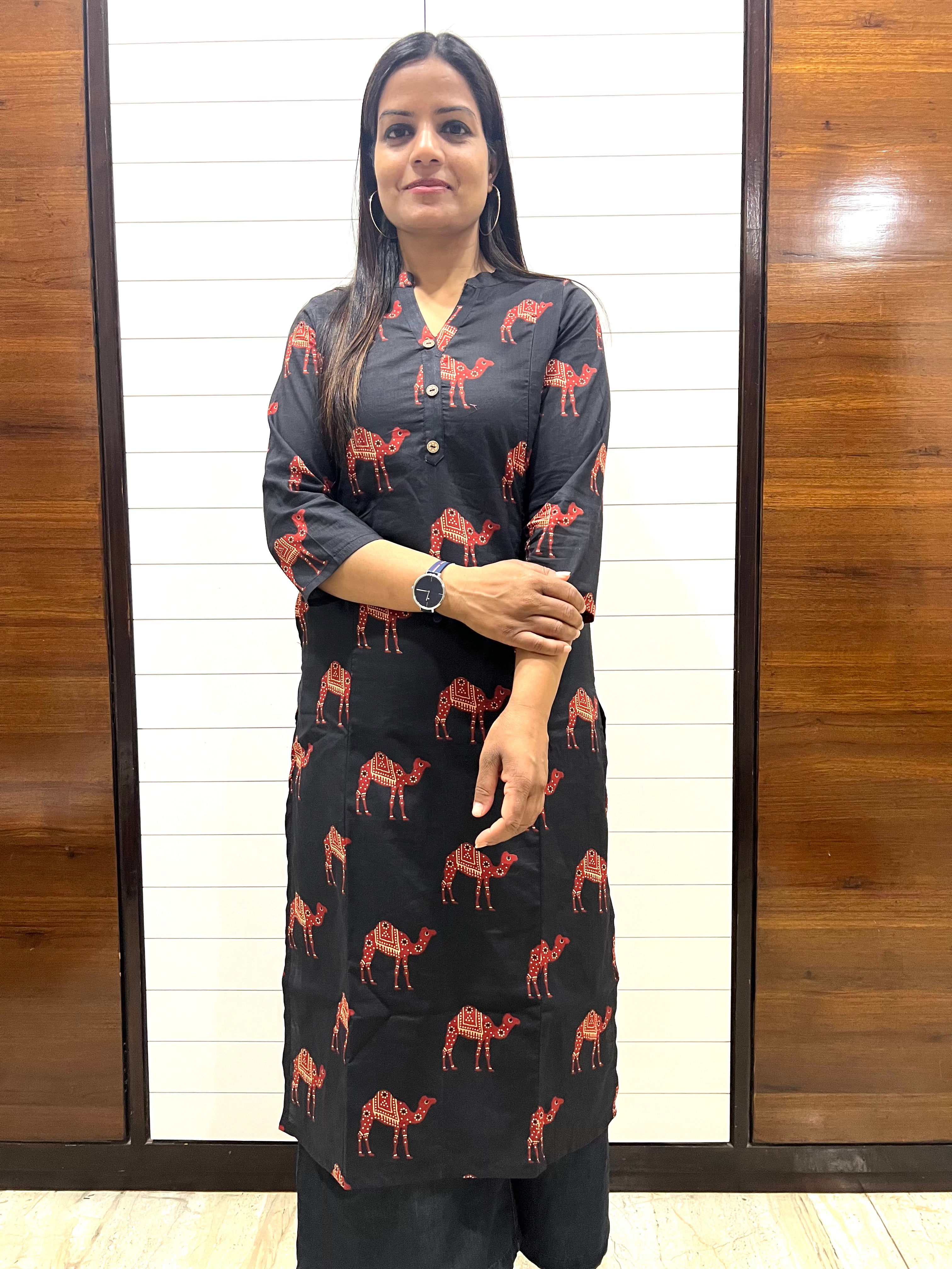 Mumzhug Black Color Pure Cotton Jaipuri Print Feeding Kurta with Side Pocket