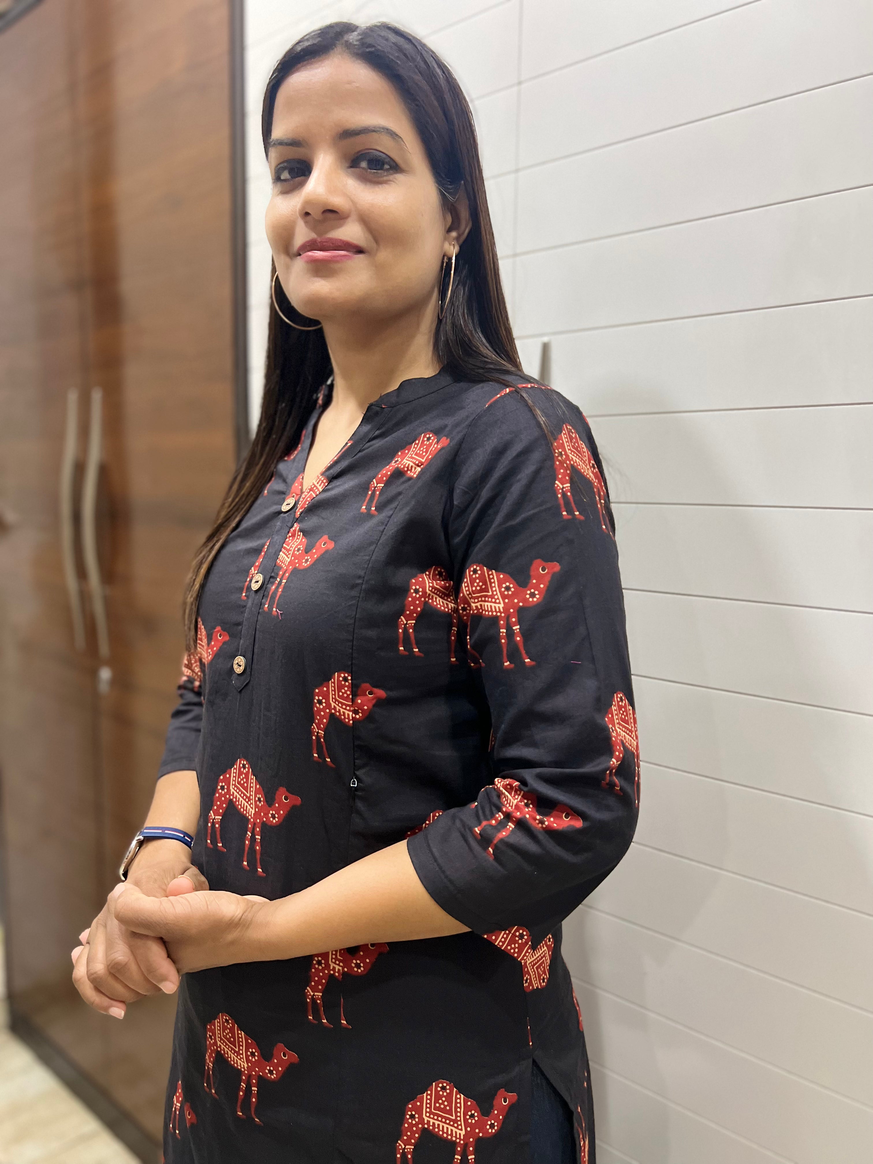 Mumzhug Black Color Pure Cotton Jaipuri Print Feeding Kurta with Side Pocket