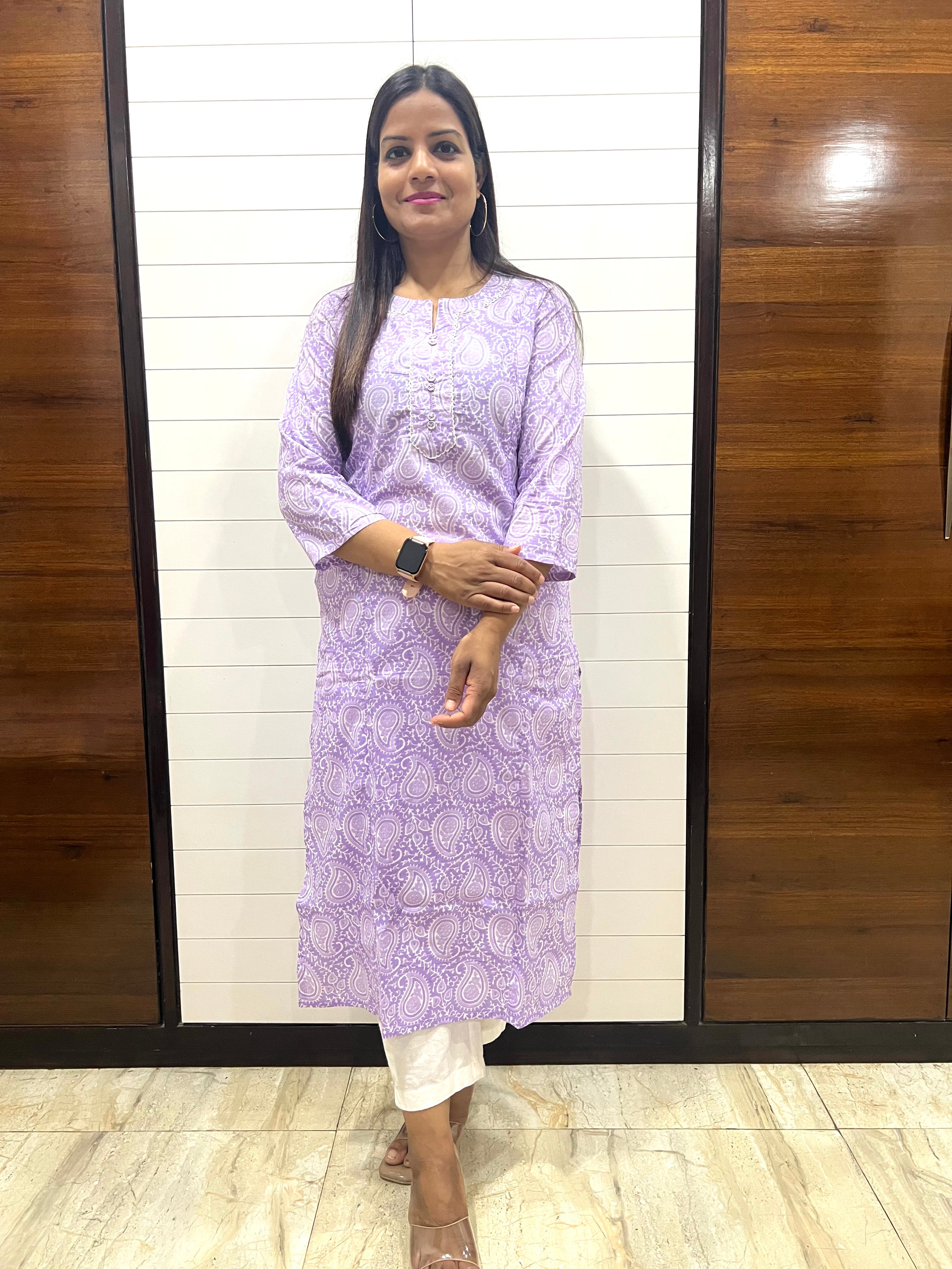 Mumzhug Lavendar Paisely Pure Cotton Printed Feeding Kurta with Side Pocket