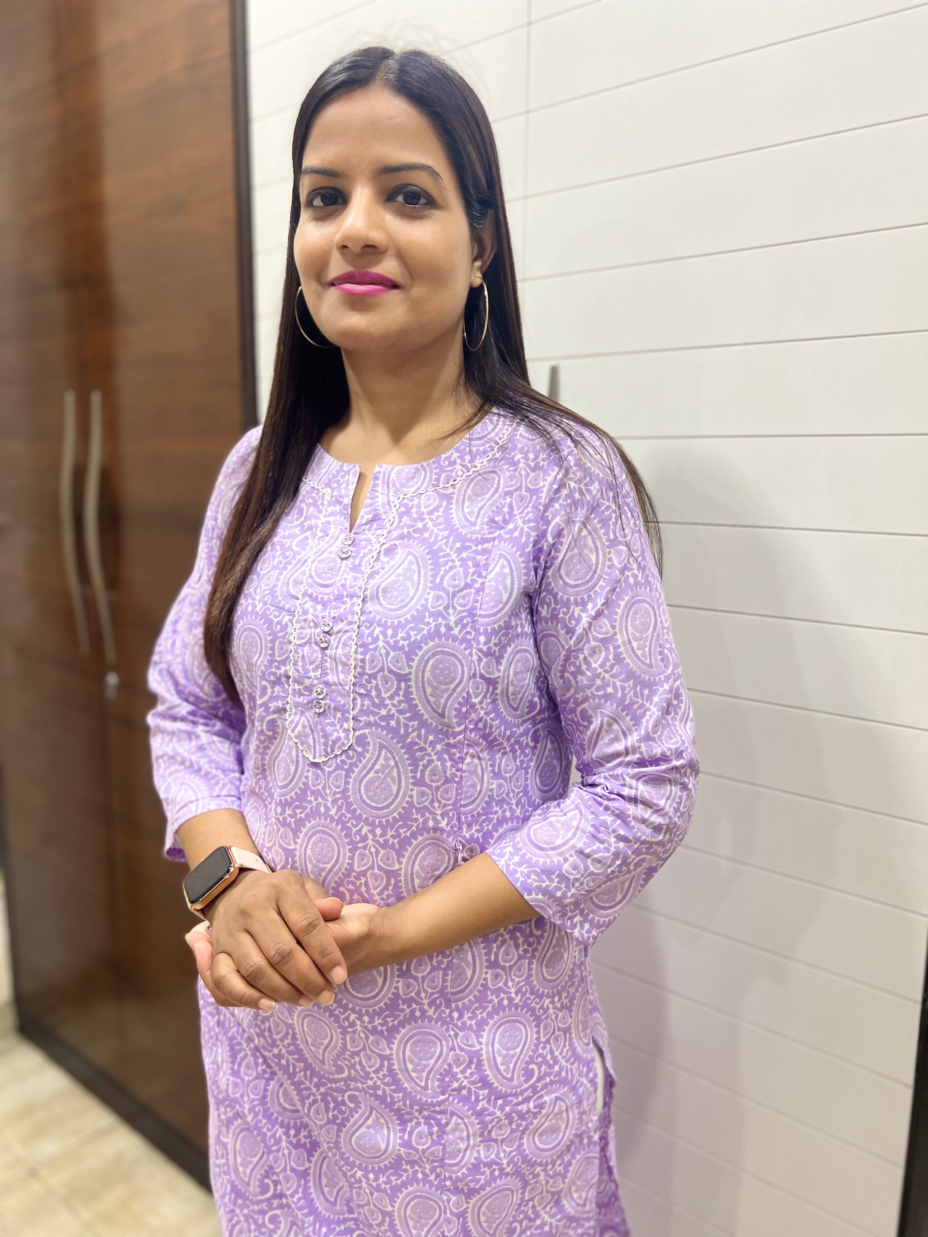 Mumzhug Lavendar Paisely Pure Cotton Printed Feeding Kurta with Side Pocket