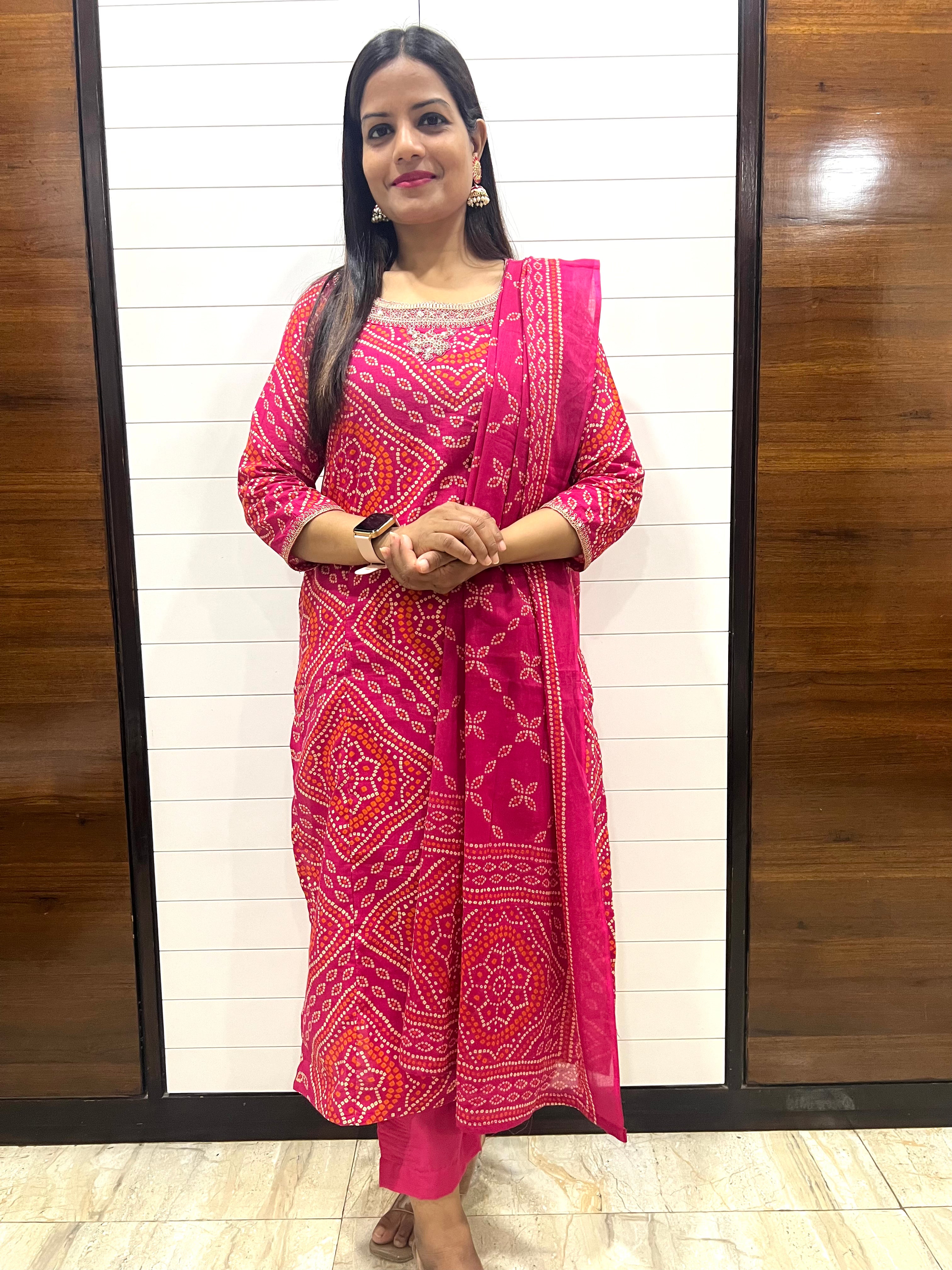 Mumzhug Pure Cotton Bandhej Print Embroidered Kurta Pant and Dupatta Set with Feeding Zipper