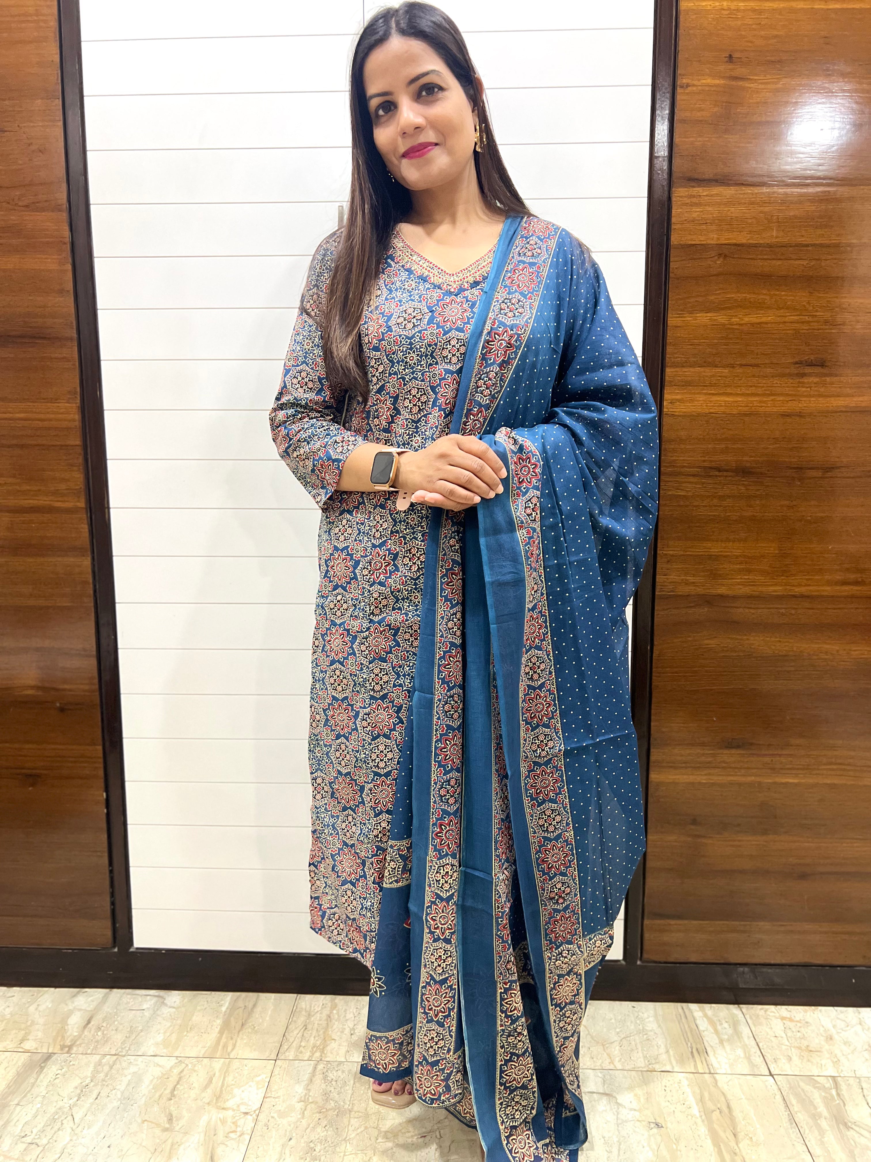 Mumzhug Pure Jaipuri Cotton Blue Colored Feeding Kurta Pant and Dupatta Set