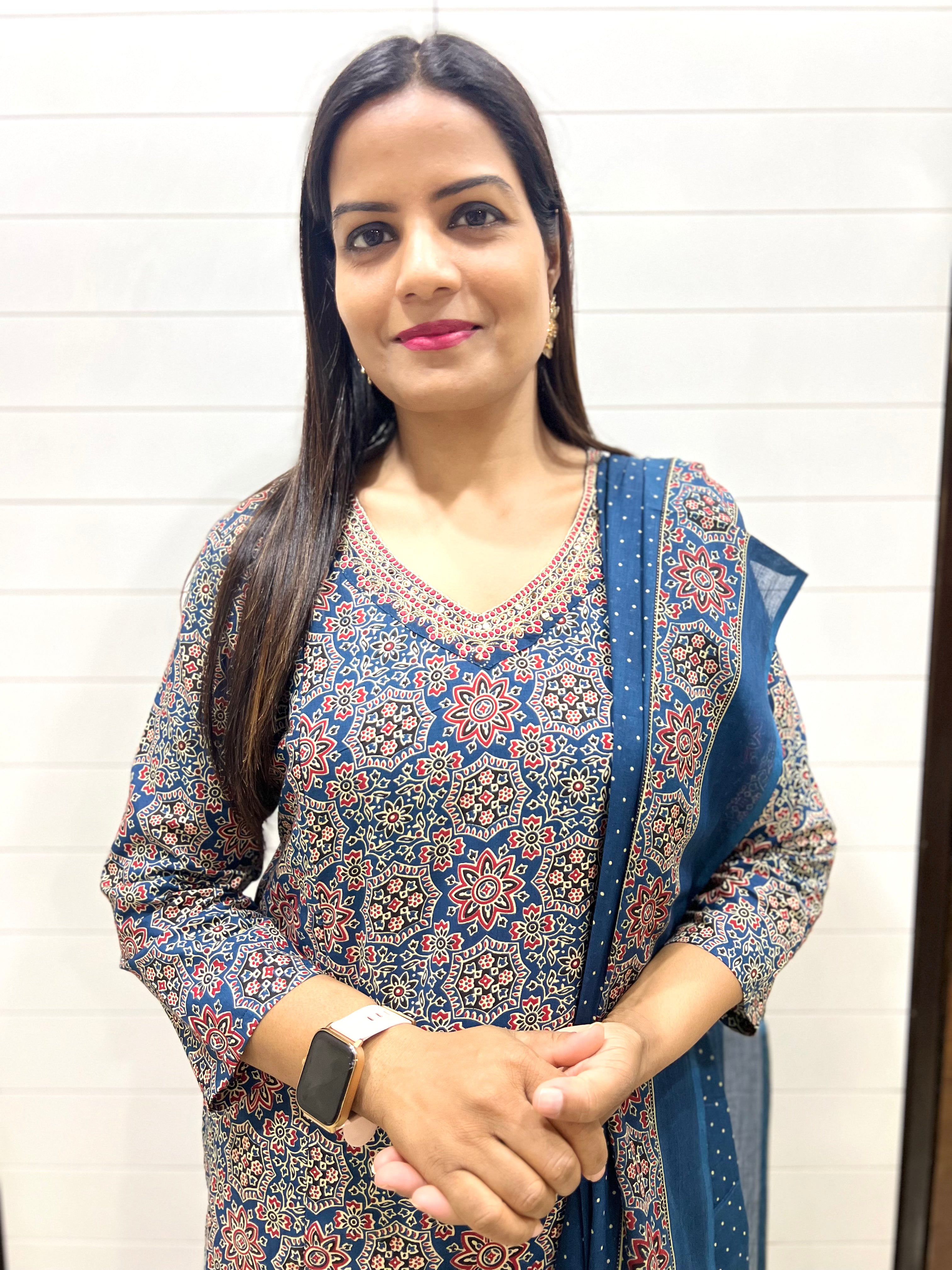 Mumzhug Pure Jaipuri Cotton Blue Colored Feeding Kurta Pant and Dupatta Set
