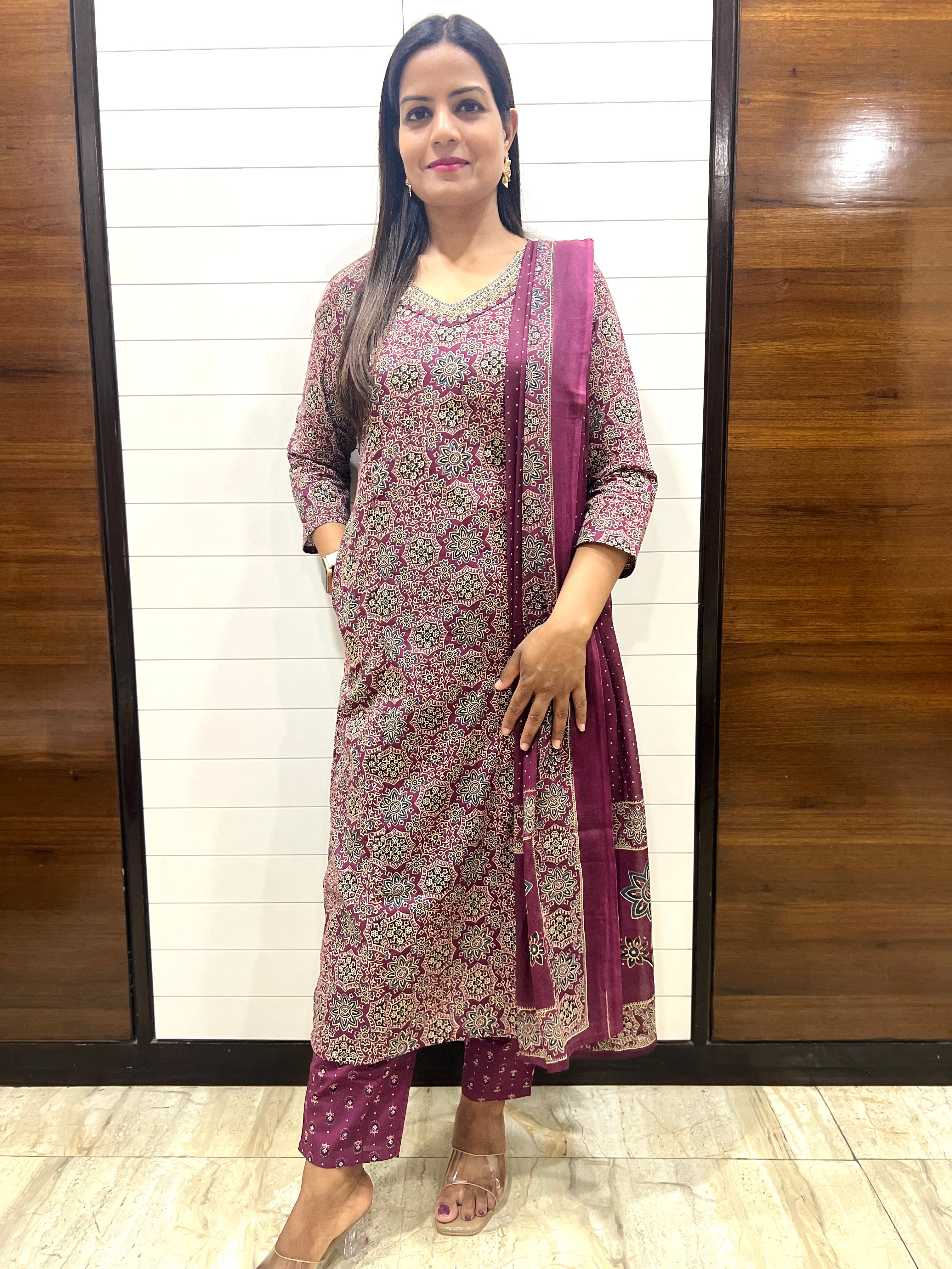 Mumzhug Pure Jaipuri Cotton Wine Colored Feeding Kurta Pant and Dupatta Set