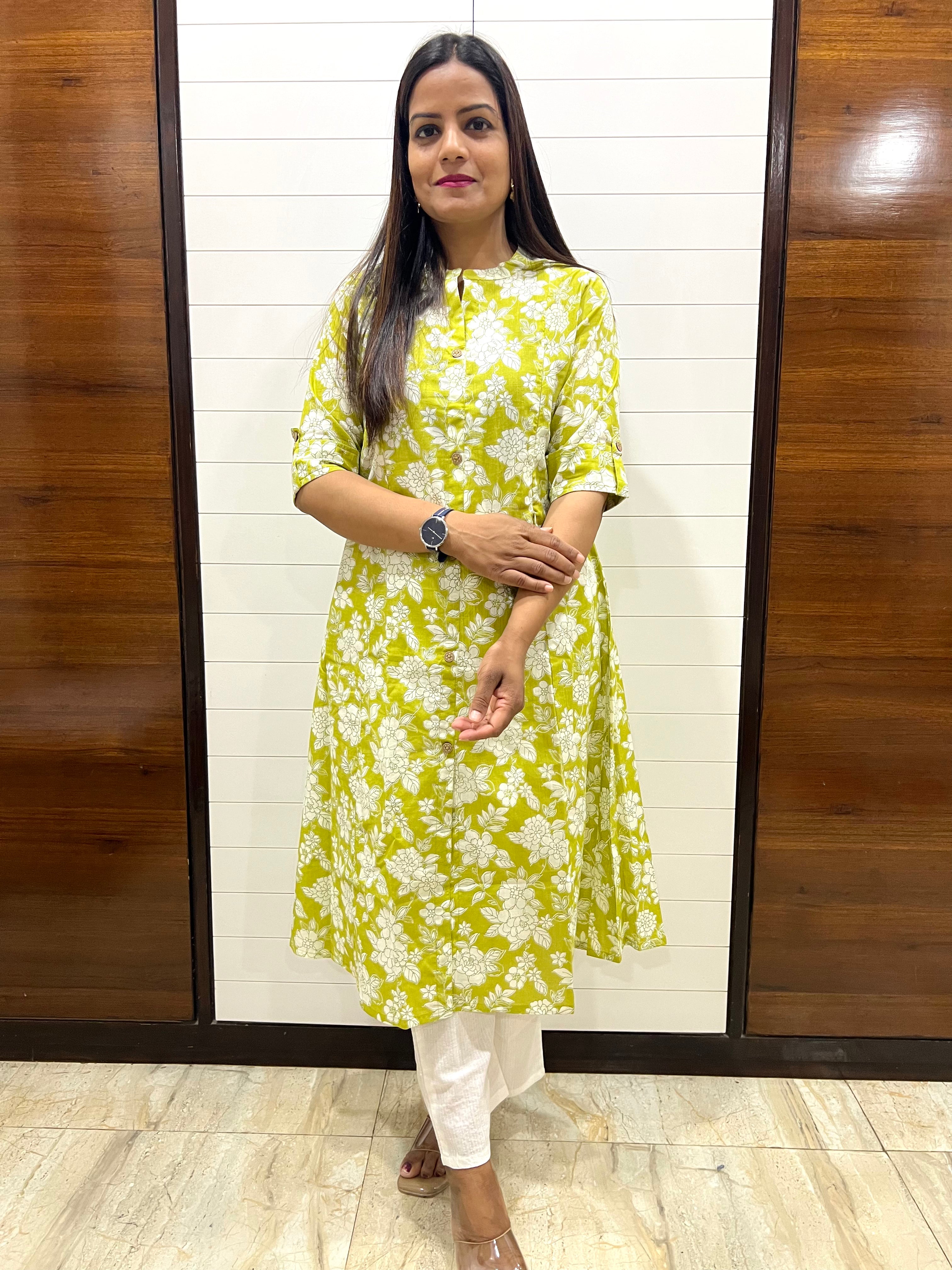Mumzhug Lime Color Pure Cotton Jaipuri Print Feeding Cord Set with side Pocket