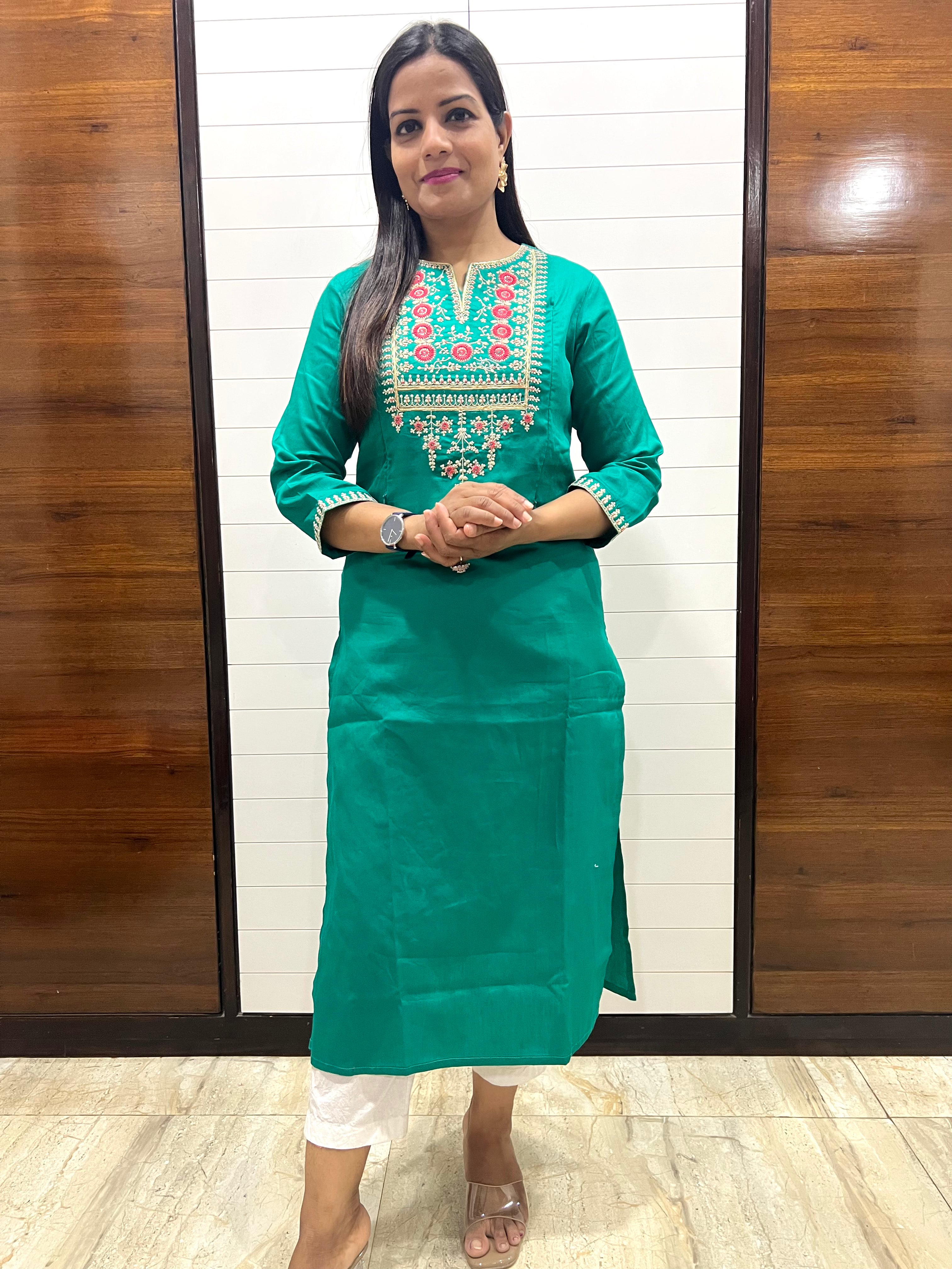 Mumzhug Cotton Silk Embroidered Feeding Kurta