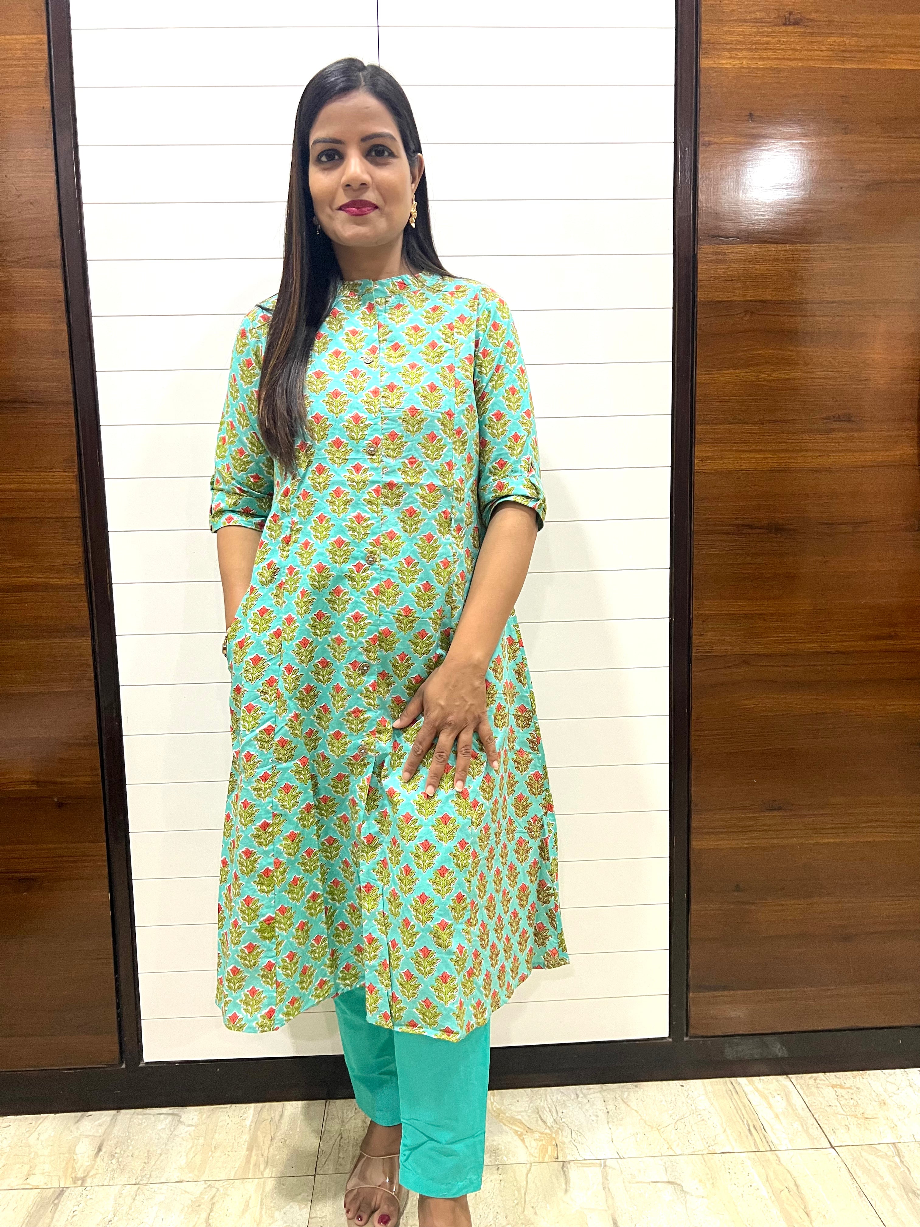 Mumzhug Green Colored Pure Cotton Printed Feeding Coord Set