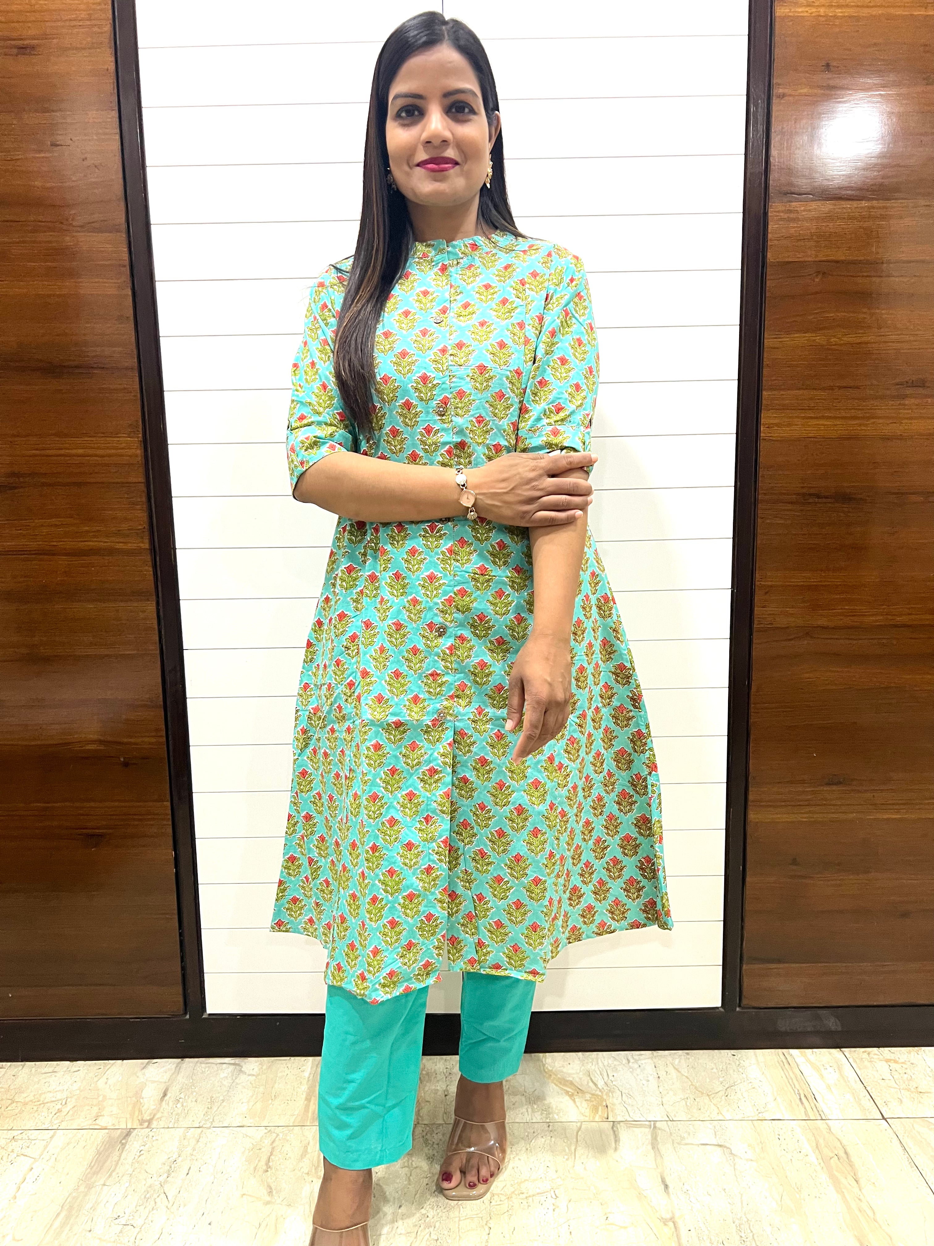 Mumzhug Green Colored Pure Cotton Printed Feeding Coord Set