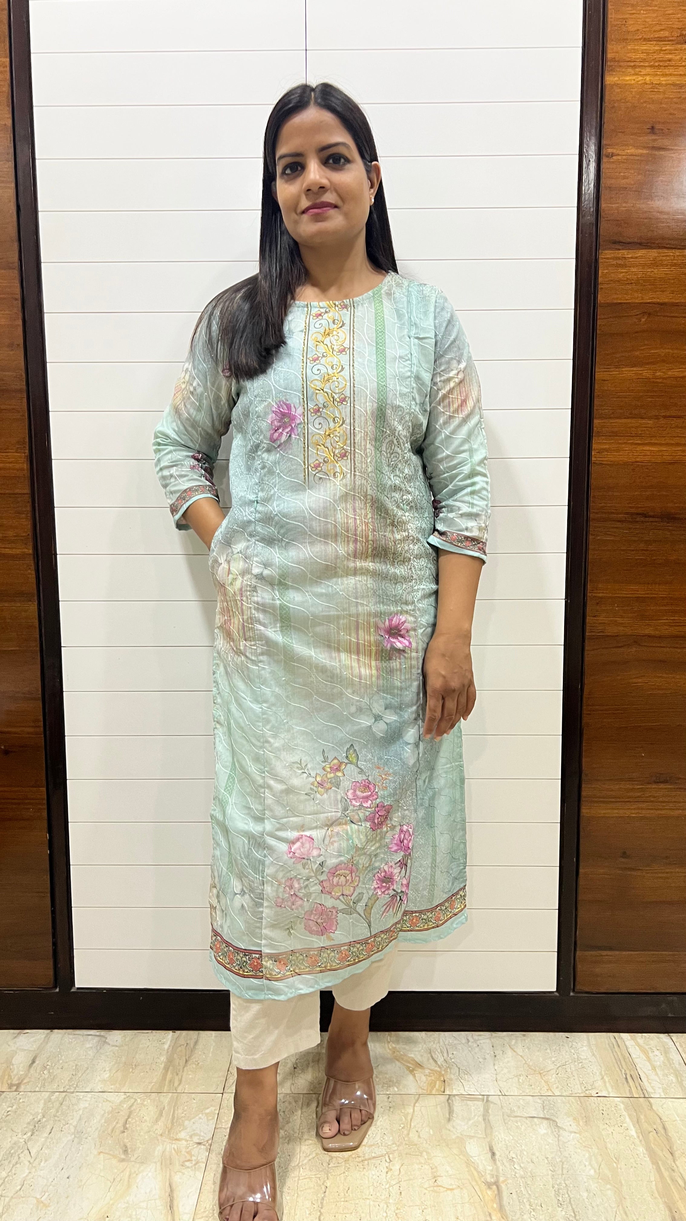 Mumzhug Blend Cotton Aqua Digital Print Feeding Kurta – Floral Nursing Kurti with Hidden Zippers