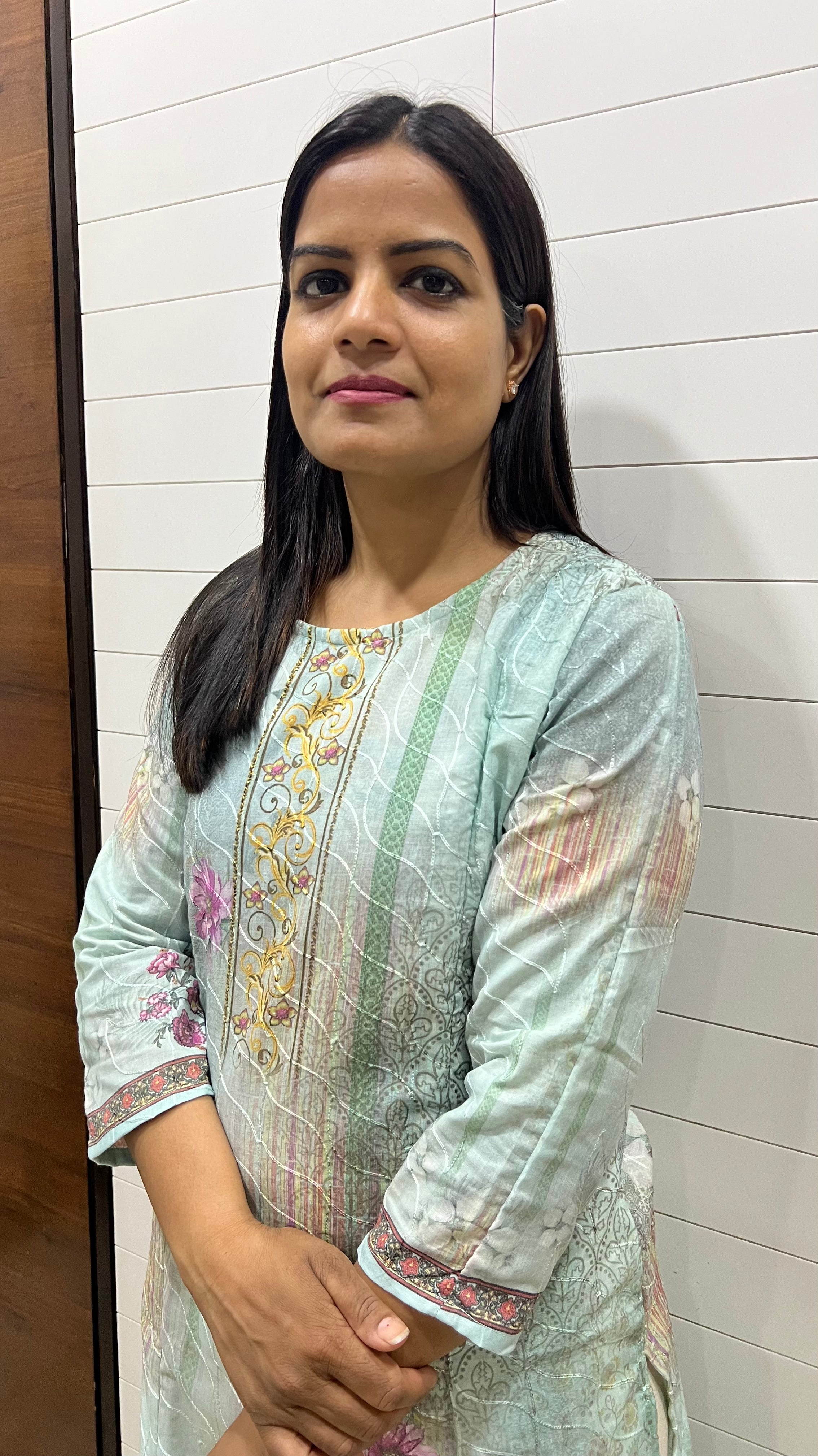Mumzhug Blend Cotton Aqua Digital Print Feeding Kurta – Floral Nursing Kurti with Hidden Zippers