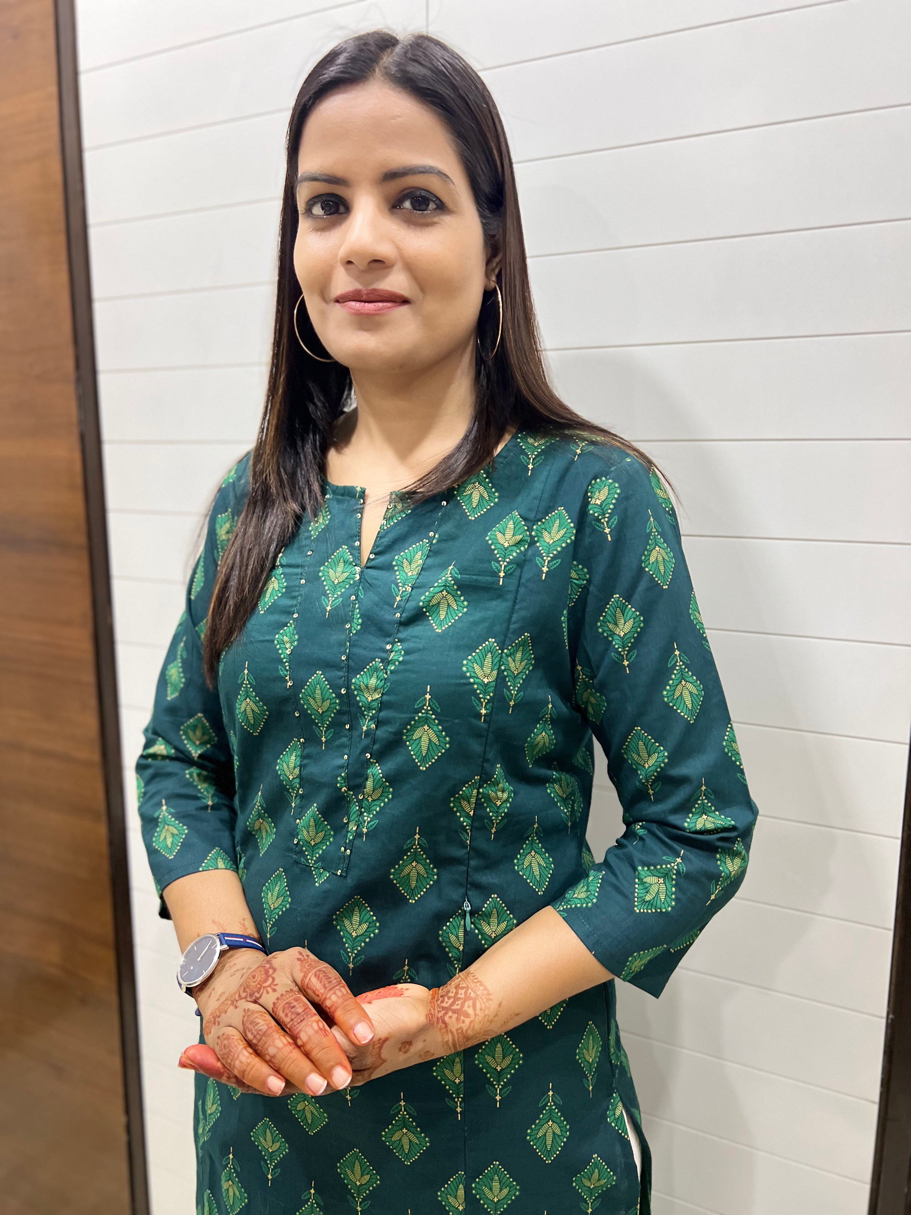 Mumzhug Pure Cotton Bottle green Colored Printed Feeding Kurta