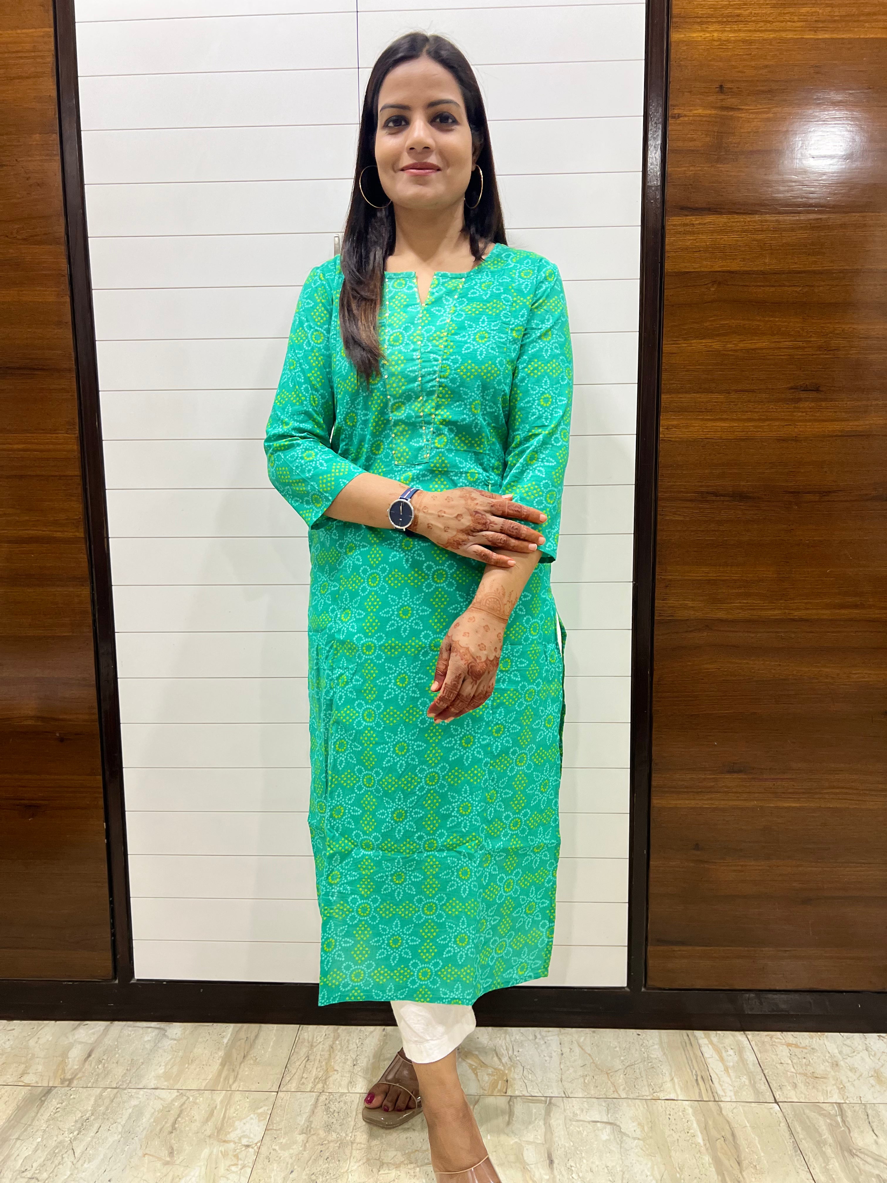 Mumzhug Pure Cotton Green Bandhej Print Feeding Kurta