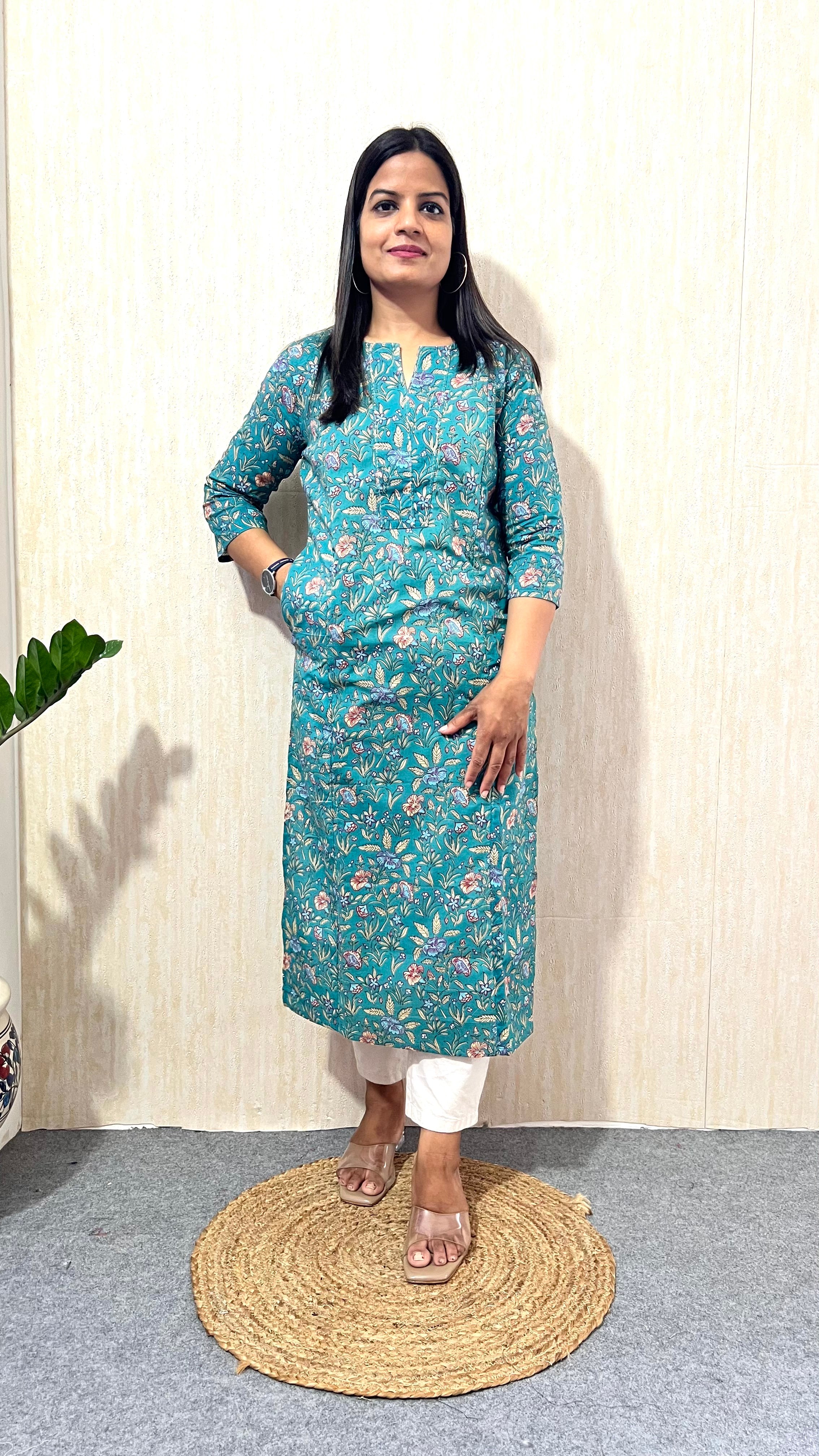 MUMZHUG Pure Cotton Blue Jaipuri Floral Print Feeding Kurta | Nursing Kurta with Concealed Zippers | Soft & Breathable Maternity Wear