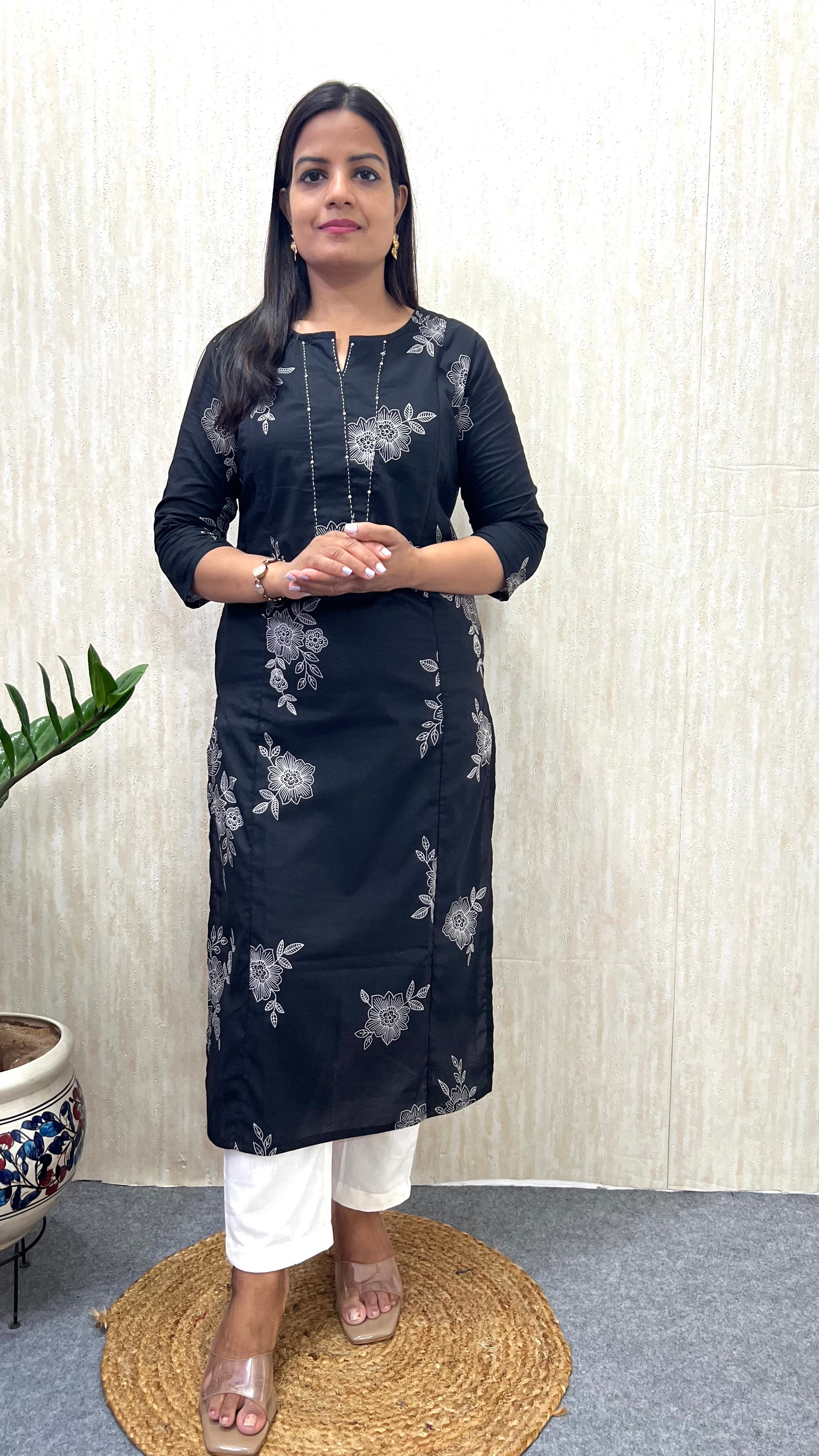 MUMZHUG Pure Cotton Jaipuri Print Feeding Kurta – Classic Black Floral | Maternity & Nursing Wear
