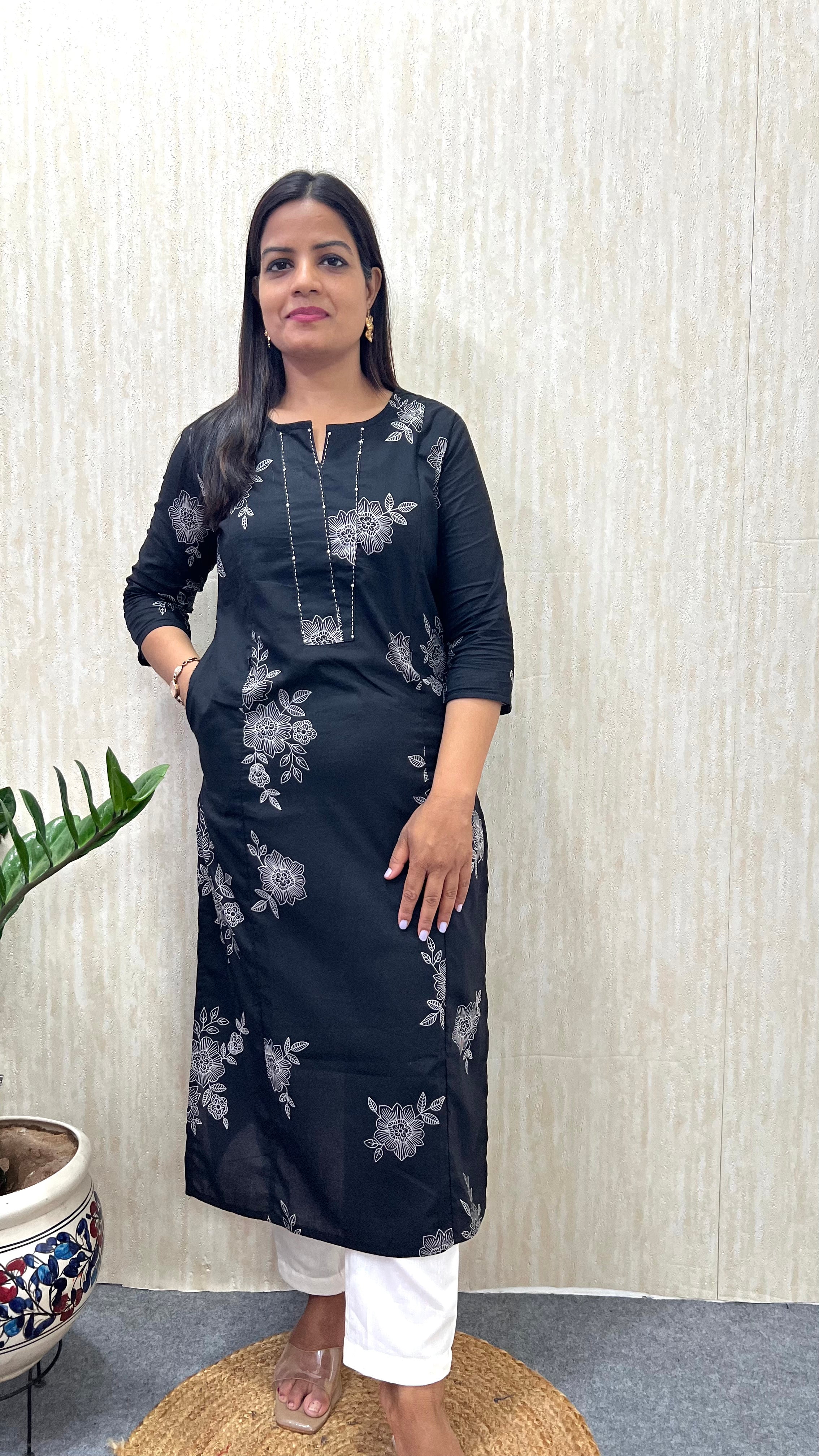 MUMZHUG Pure Cotton Jaipuri Print Feeding Kurta – Classic Black Floral | Maternity & Nursing Wear
