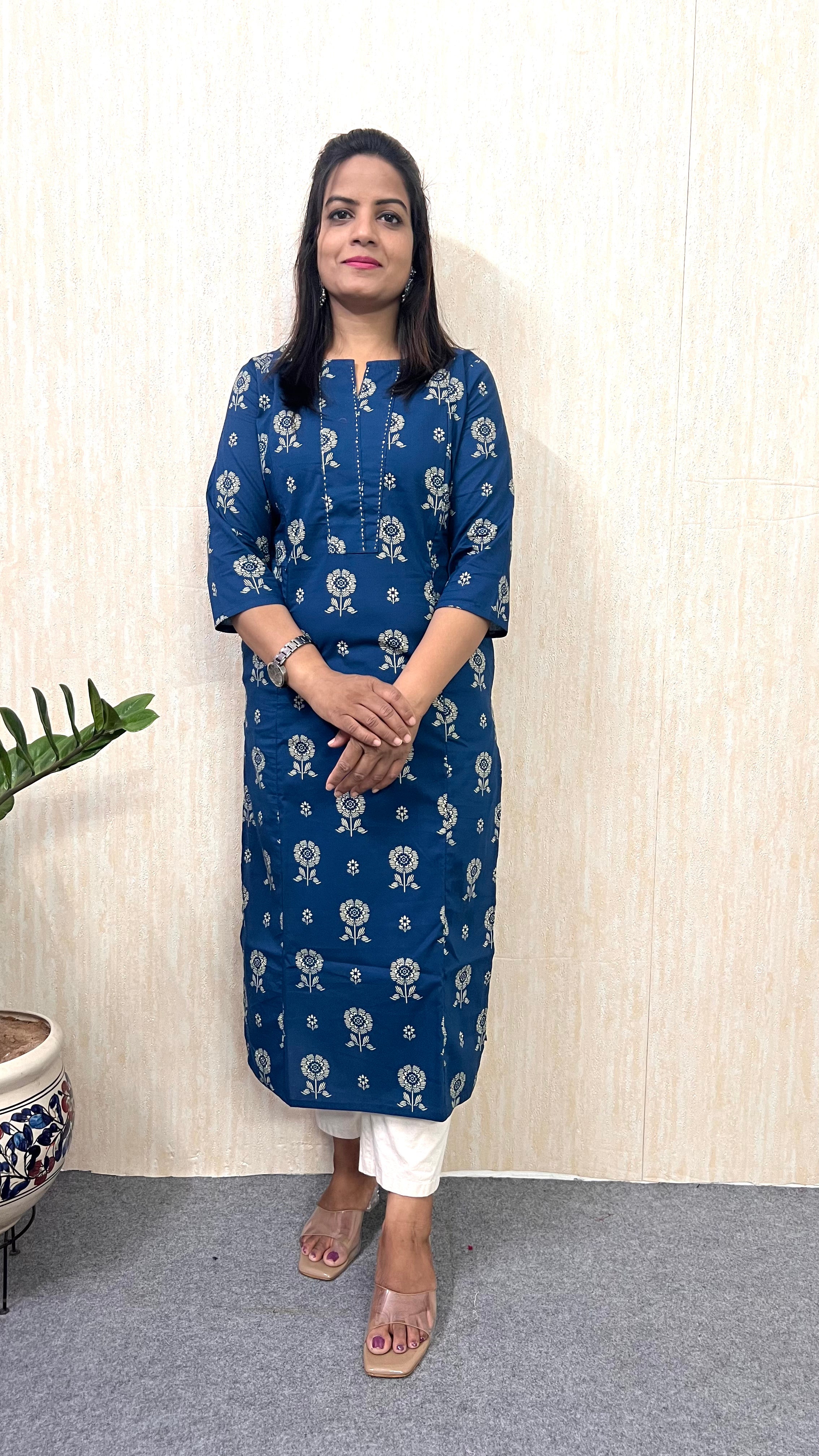 Mumzhug Blue Batik Bloom – Pure Cotton Jaipuri Feeding Kurta-Dispatching starts from 22nd August 2026.