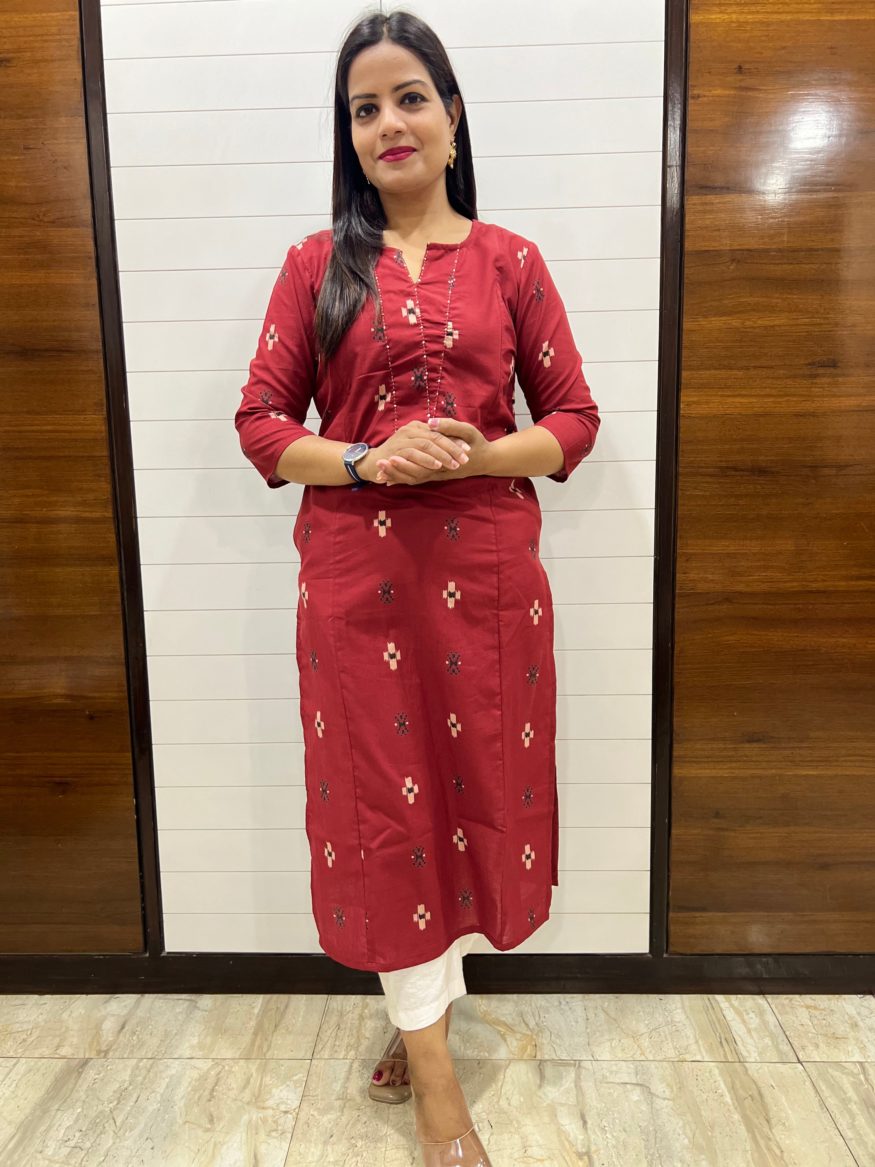 Mumzhug Pure Cotton Maroon Colored Printed Feeding Kurta