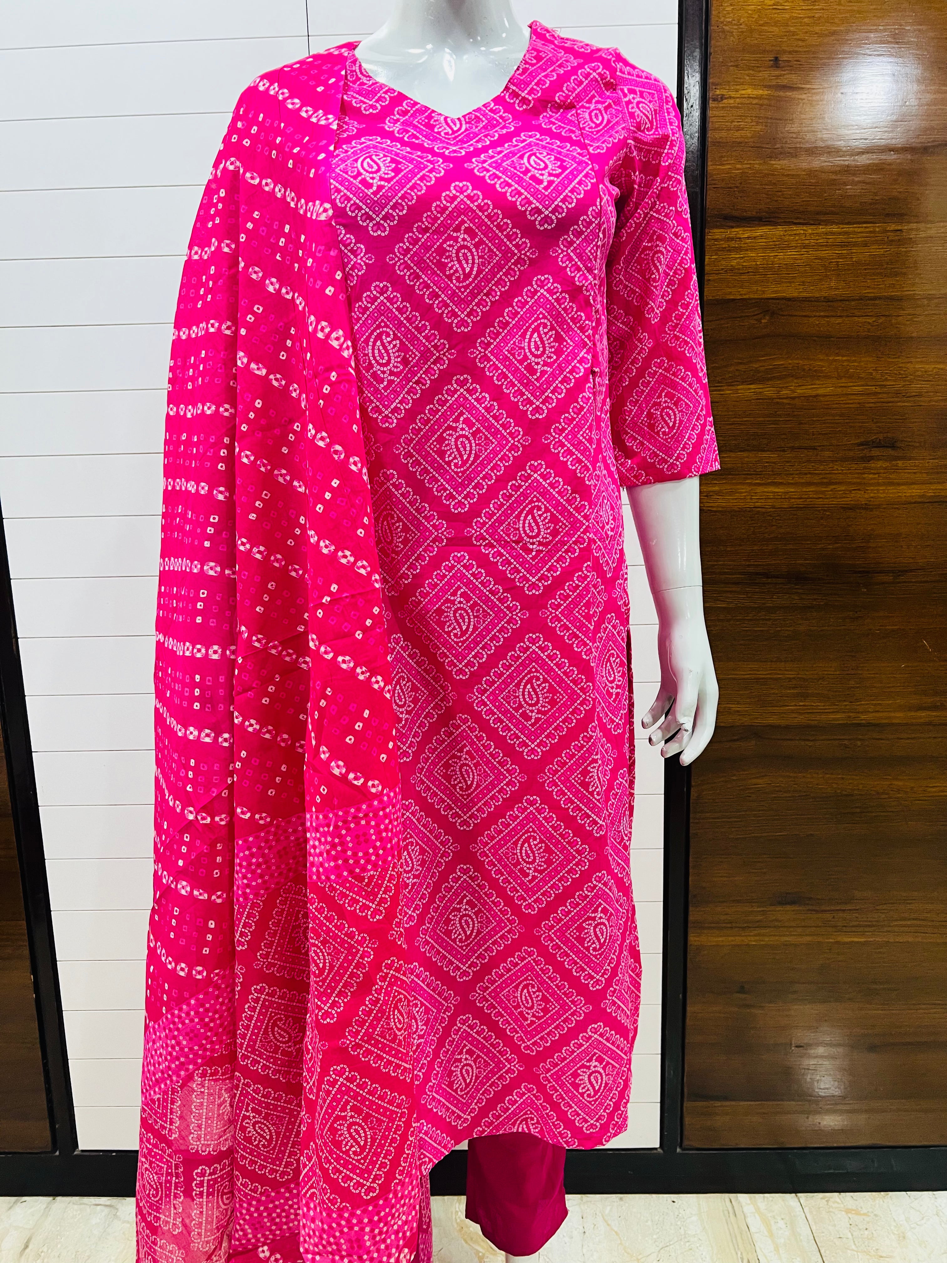Pure Cotton Bandhej Print Kurta Pant and Dupatta Set for Feeding and Maternity Purpose
