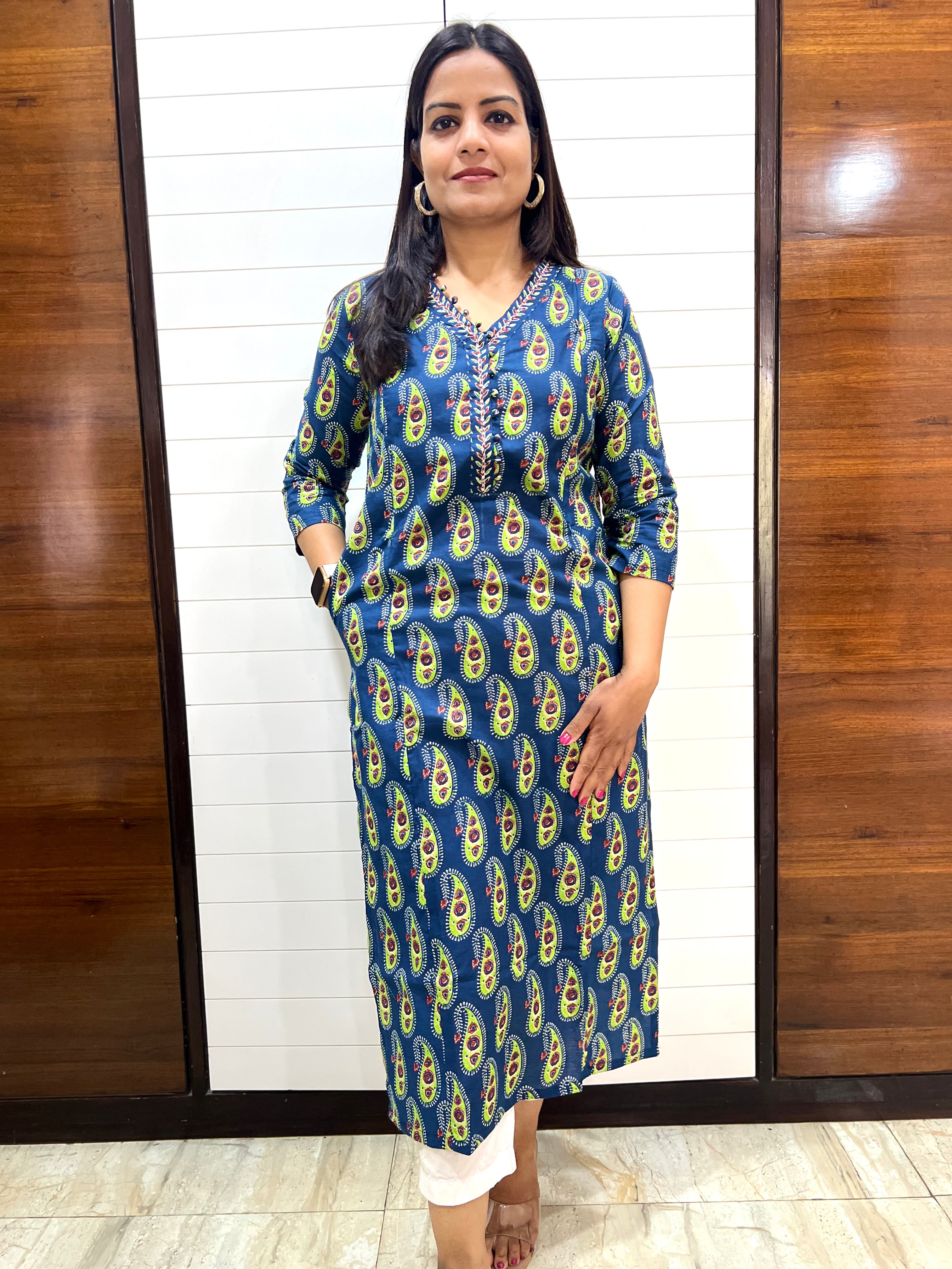 Mumzhug Pure Cotton Jaipuri Paisely Print Feeding Kurta with Side Zipper