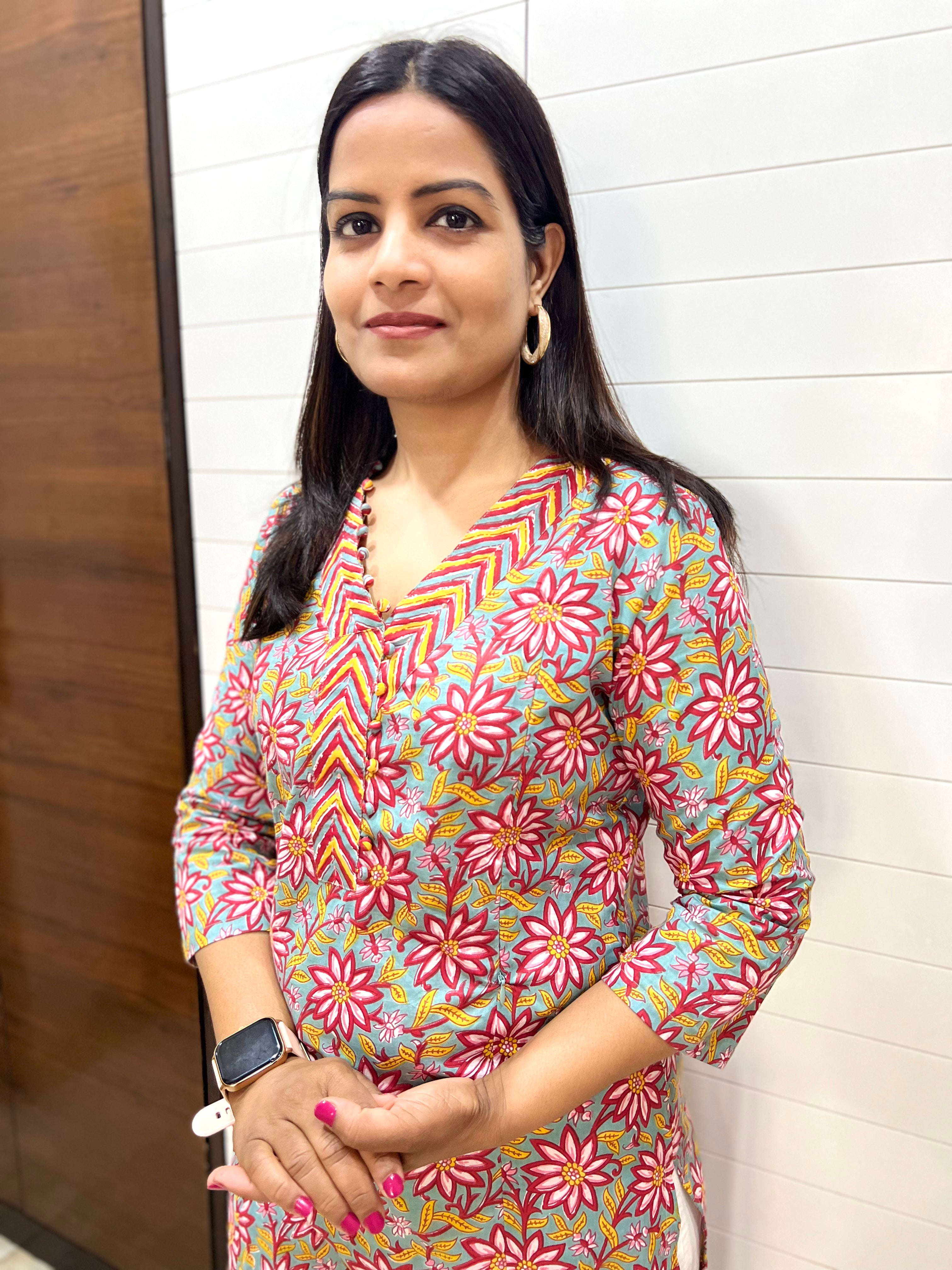 Mumzhug Pure Cotton Jaipuri Print Feeding Kurta with Side Pocket