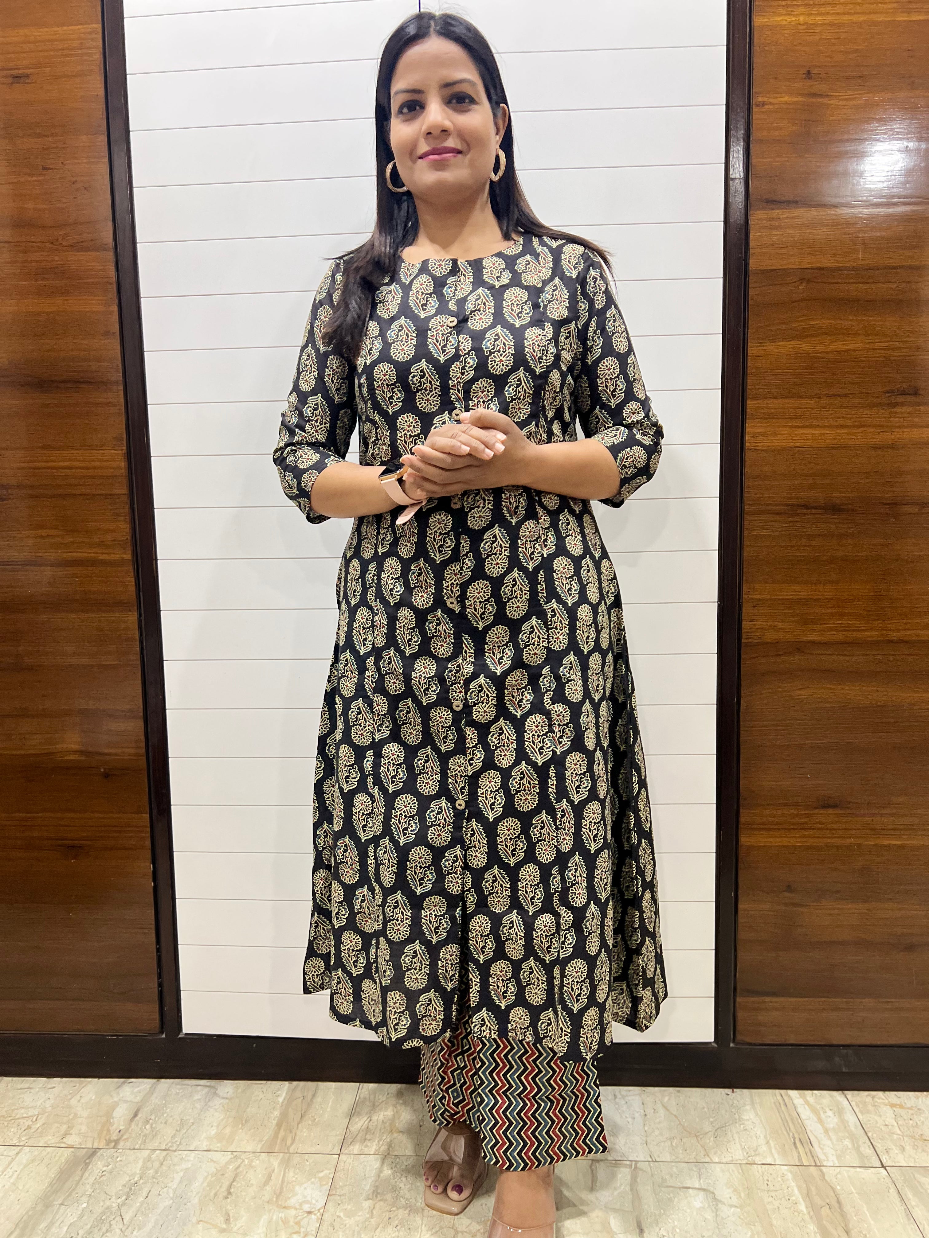 Mumzhug Pure Cotton Black Jaipuri Booti Print Feeding Cord Set with Both Side Feeding Zipper