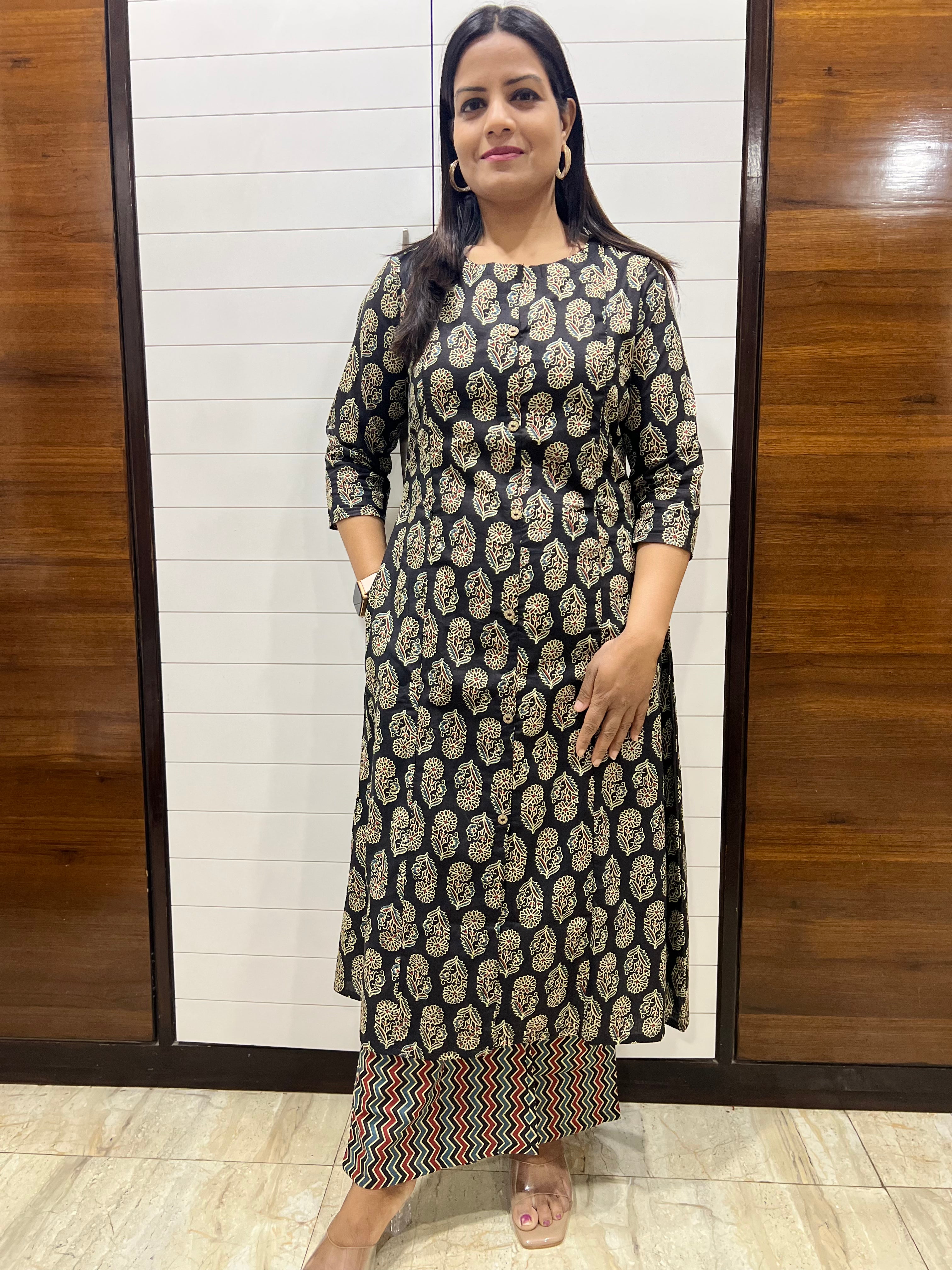 Mumzhug Pure Cotton Black Jaipuri Booti Print Feeding Cord Set with Both Side Feeding Zipper