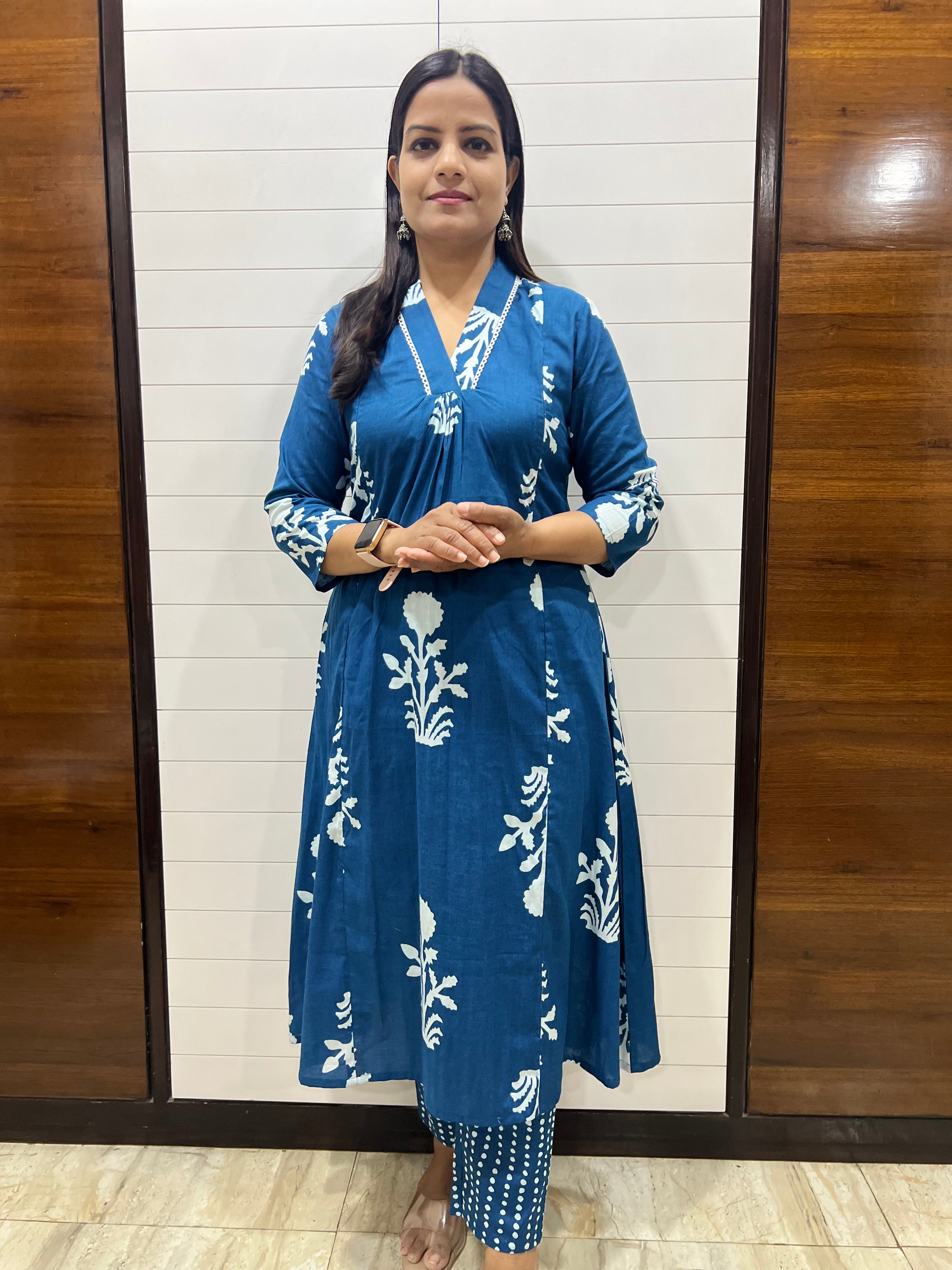 Mumzhug Blue Pure Cotton Boota Print Flared Feeding Kurta and Pant Set