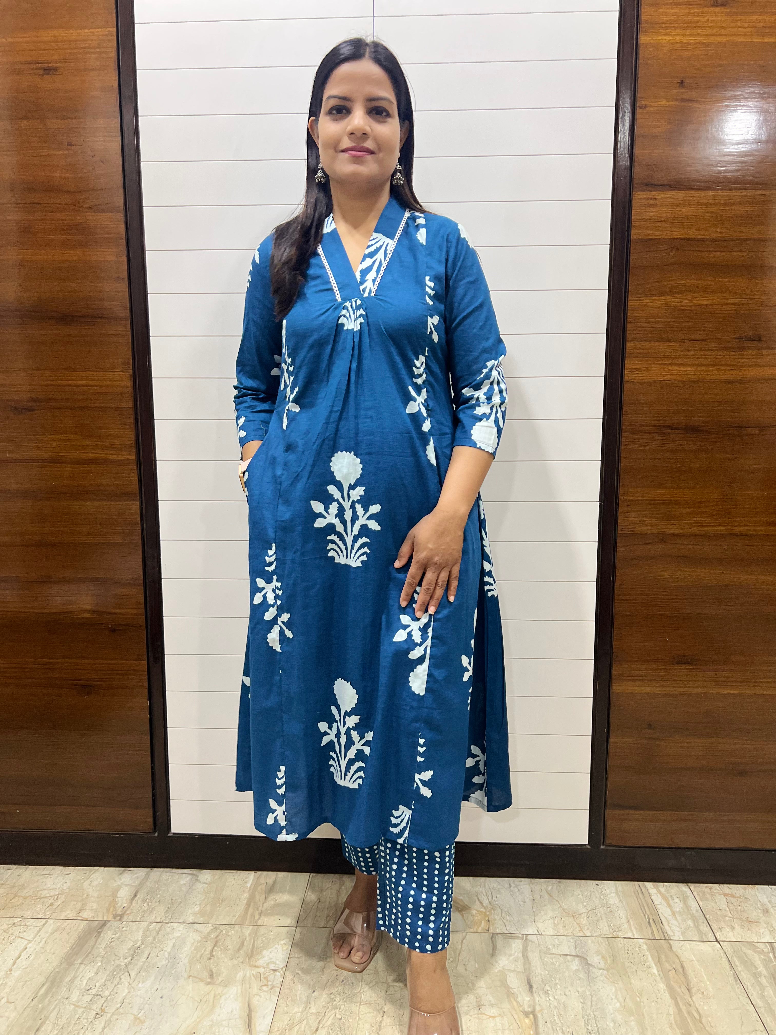 Mumzhug Blue Pure Cotton Boota Print Flared Feeding Kurta and Pant Set