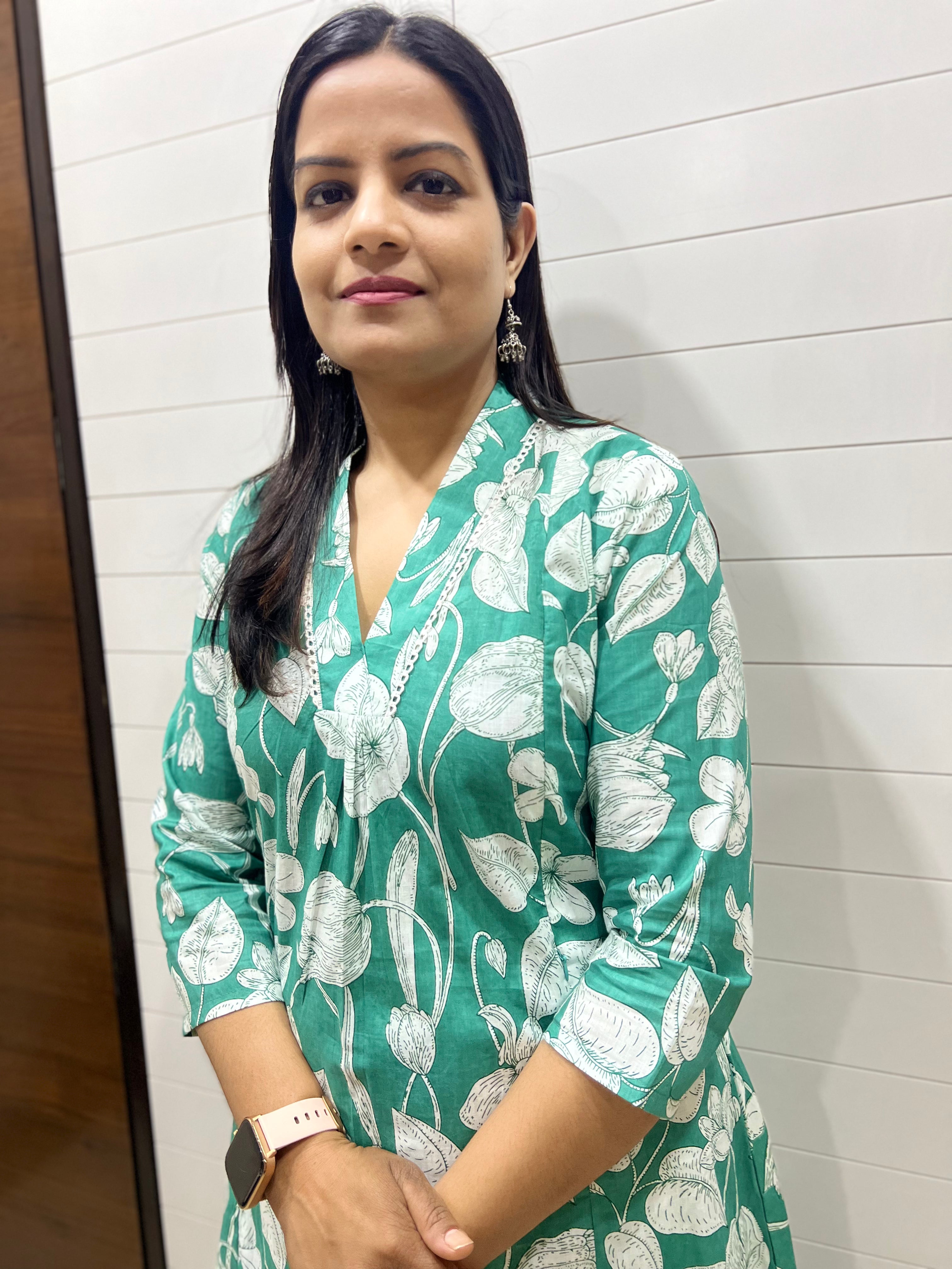 Mumzhug Aqua Pure Cotton Jaipuri Print Flared Feeding Kurta and Pant Set