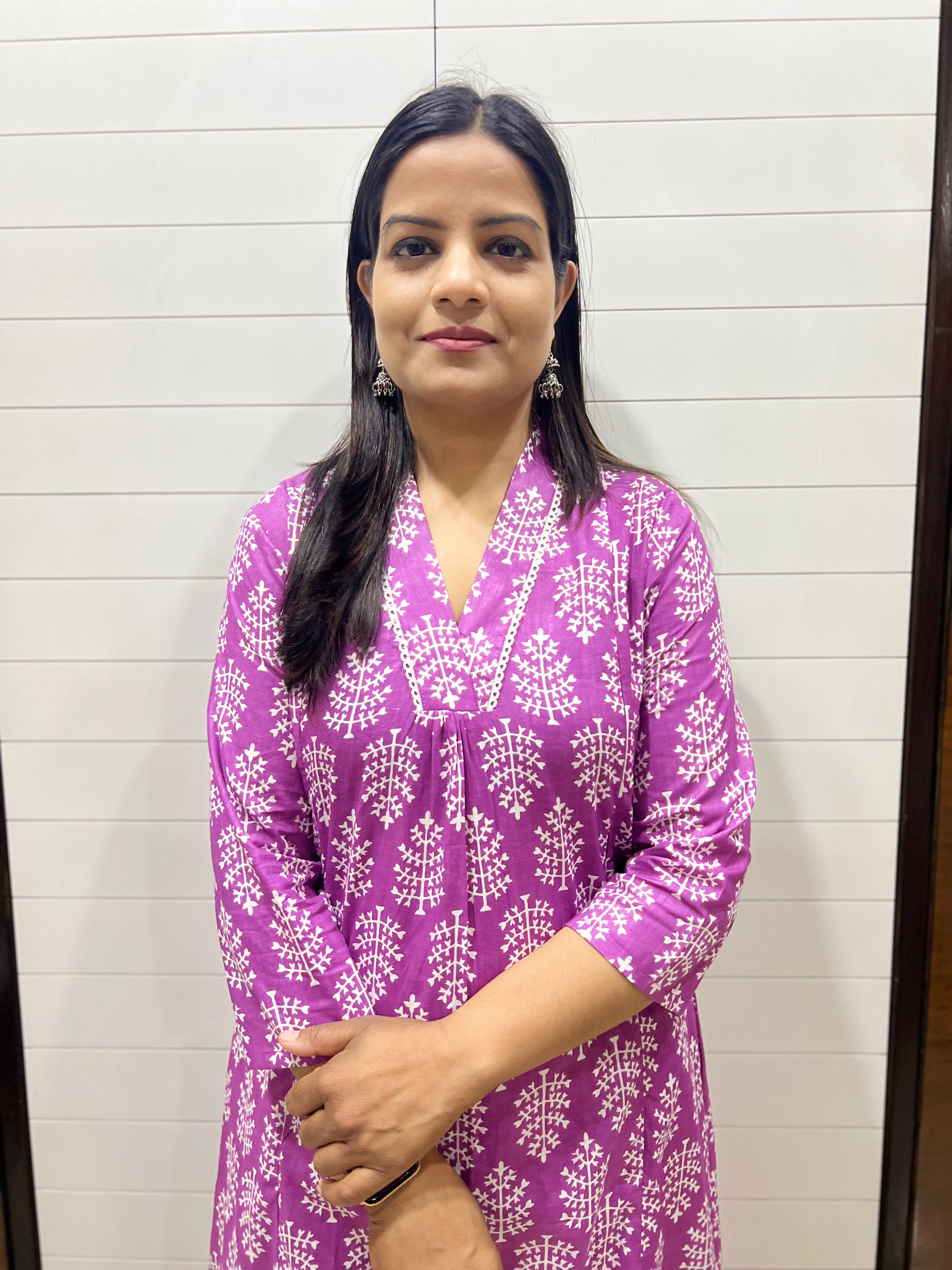 Mumzhug Pure Cotton Lavender Booti Print Flared Feeding Kurta and Pant Set