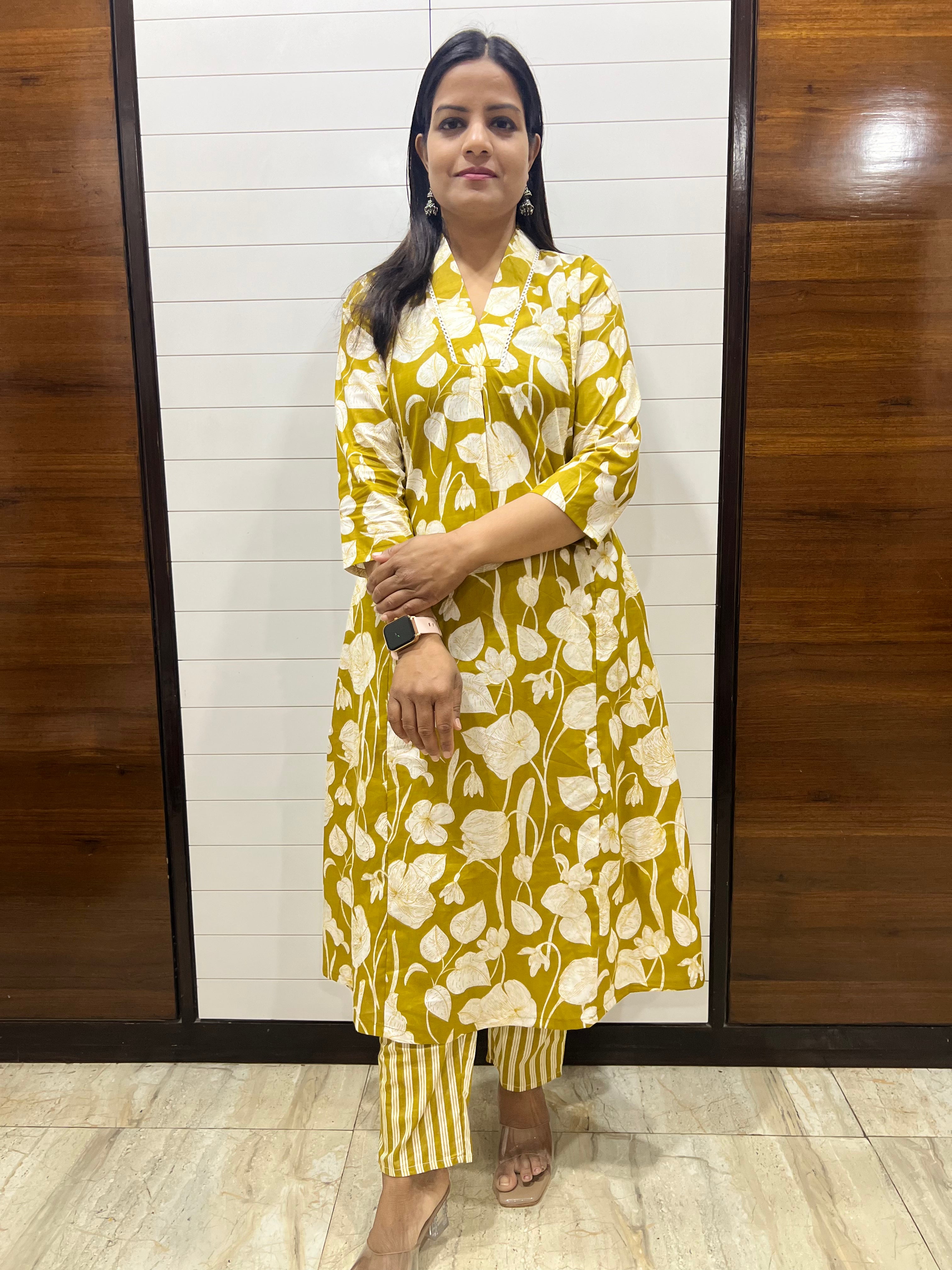 Mumzhug Mustard Pure Cotton Jaipuri Print Flared Feeding Kurta and Pant Set