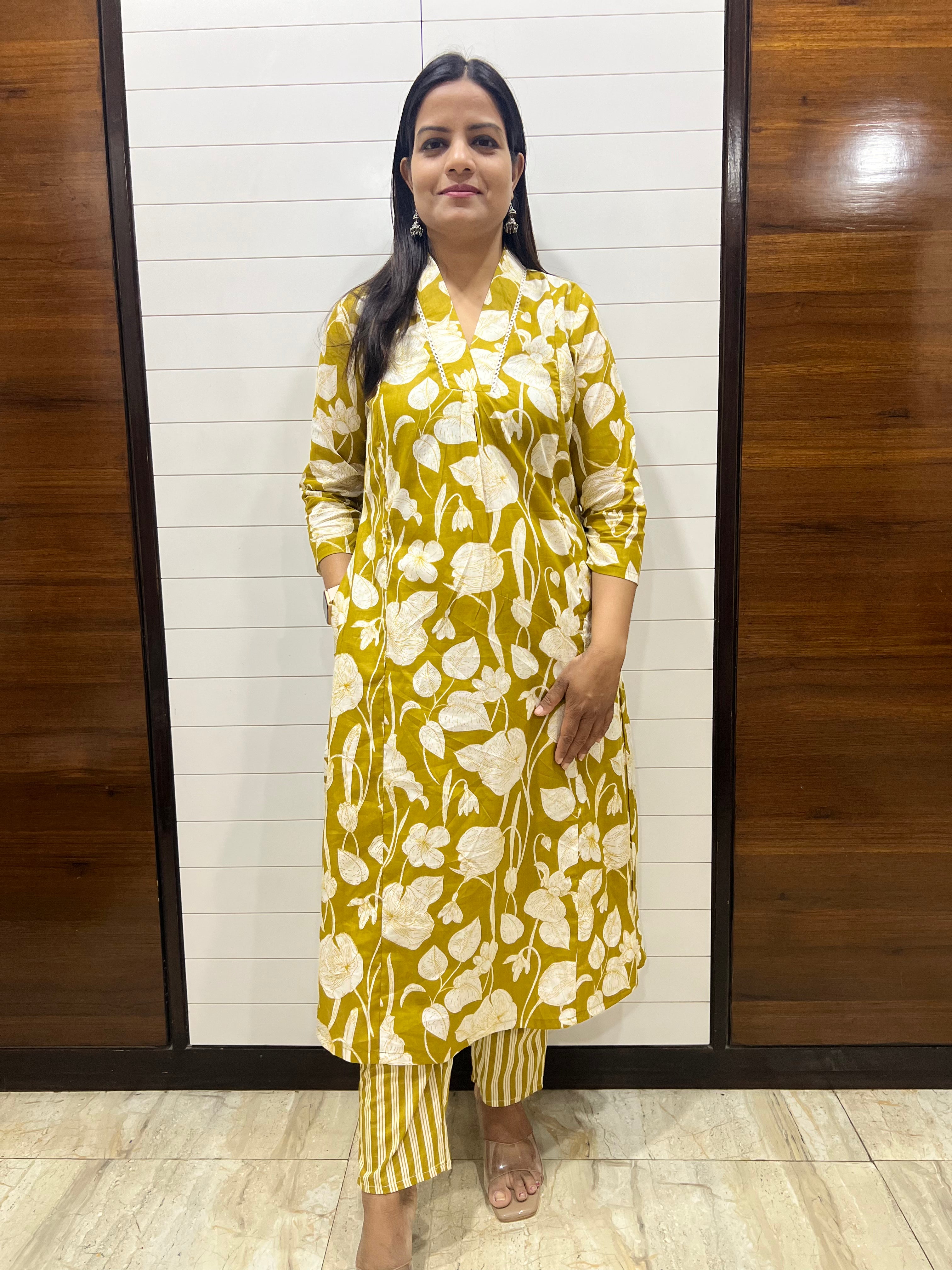 Mumzhug Mustard Pure Cotton Jaipuri Print Flared Feeding Kurta and Pant Set