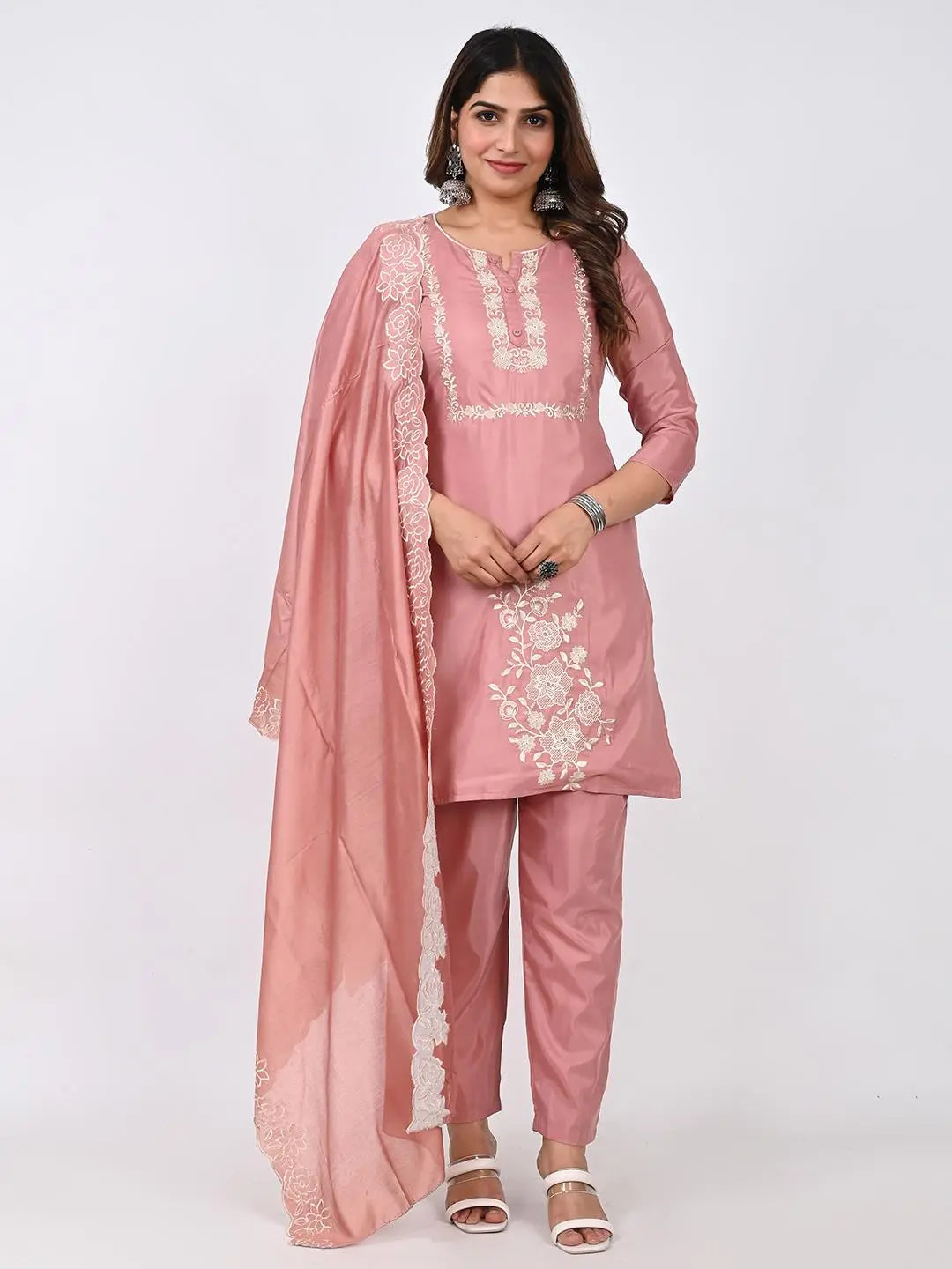 ROMAN SILK LAVENDAR COLORED EMBROIDED KURTA PANT AND DUPATTA SET Kavita Gupta