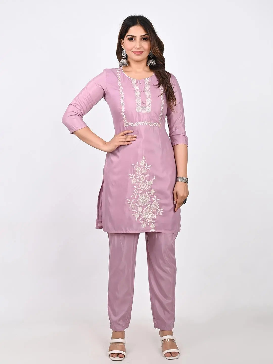 ROMAN SILK LAVENDAR COLORED EMBROIDED KURTA PANT AND DUPATTA SET Kavita Gupta