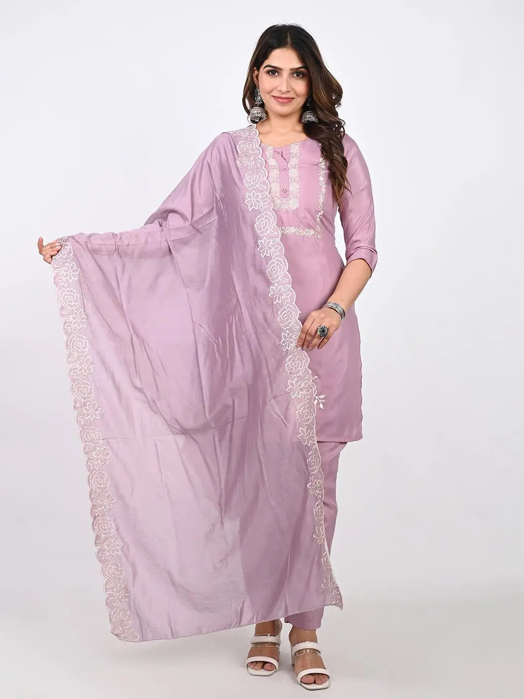 ROMAN SILK LAVENDAR COLORED EMBROIDED KURTA PANT AND DUPATTA SET Kavita Gupta