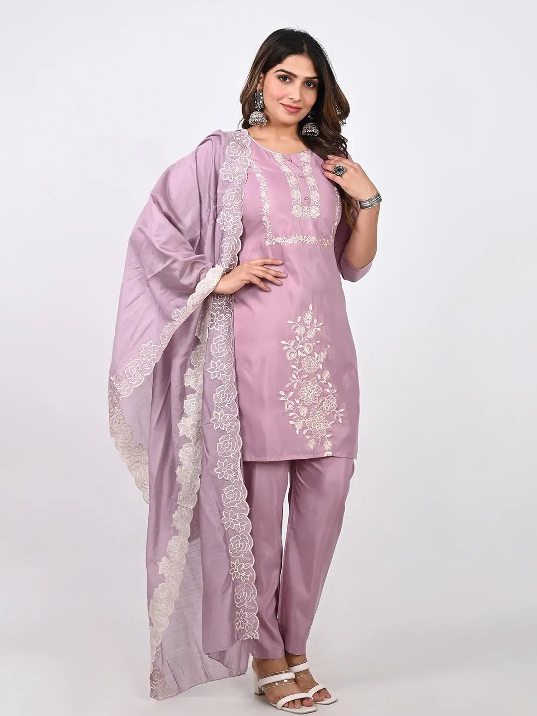 ROMAN SILK LAVENDAR COLORED EMBROIDED KURTA PANT AND DUPATTA SET Kavita Gupta