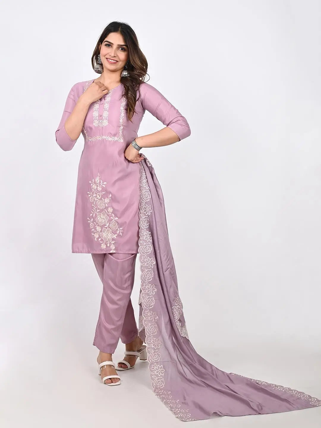 ROMAN SILK LAVENDAR COLORED EMBROIDED KURTA PANT AND DUPATTA SET Kavita Gupta