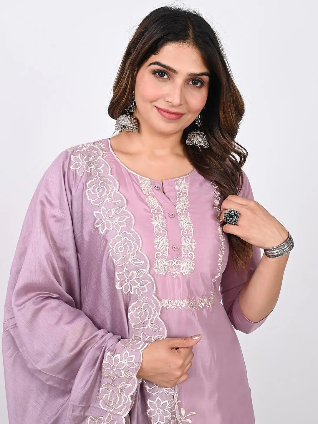 ROMAN SILK LAVENDAR COLORED EMBROIDED KURTA PANT AND DUPATTA SET Kavita Gupta