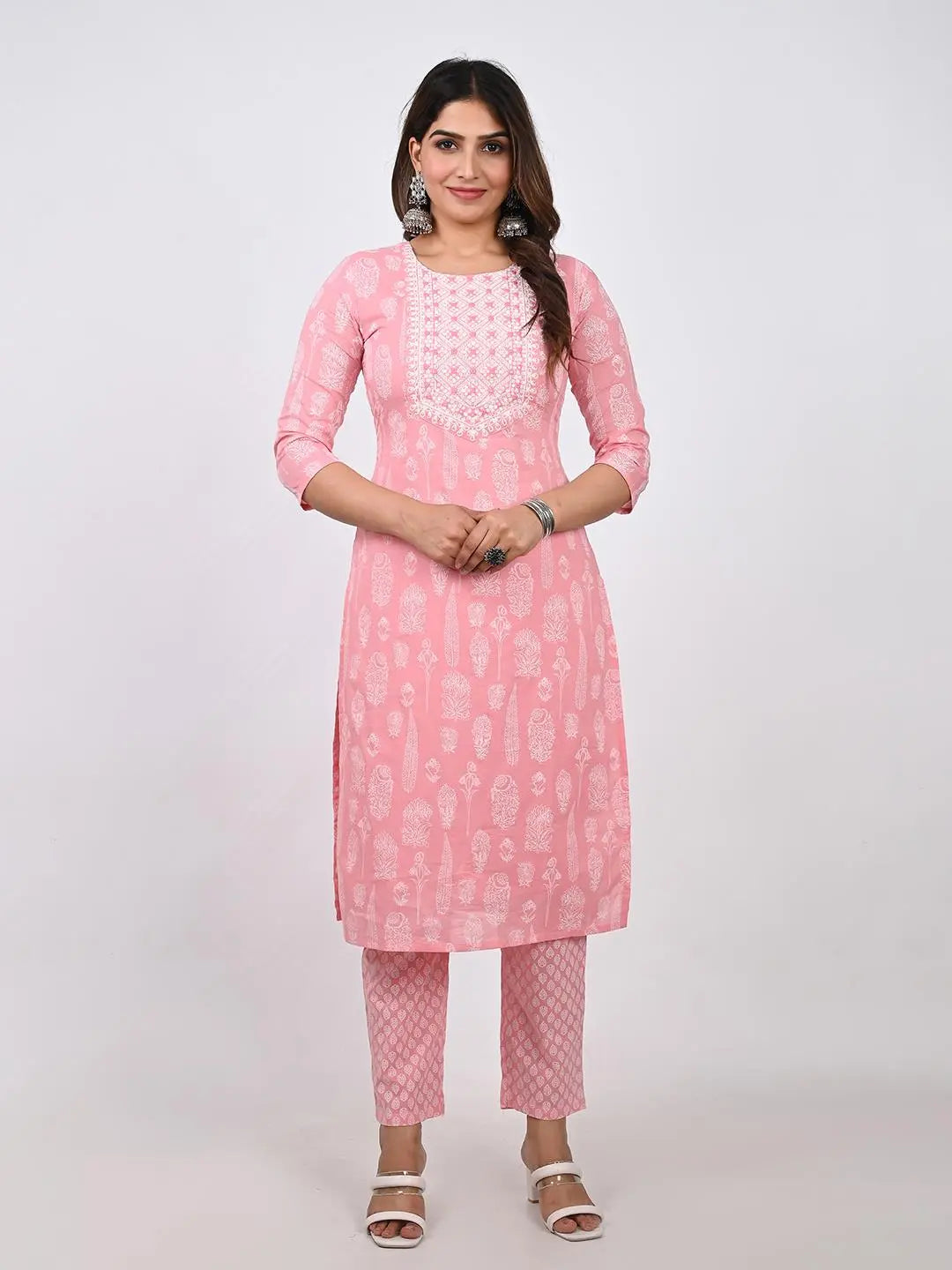 PURE COTTON EMBROIDED KURTA PANT AND DUPATTA SET Kavita Gupta