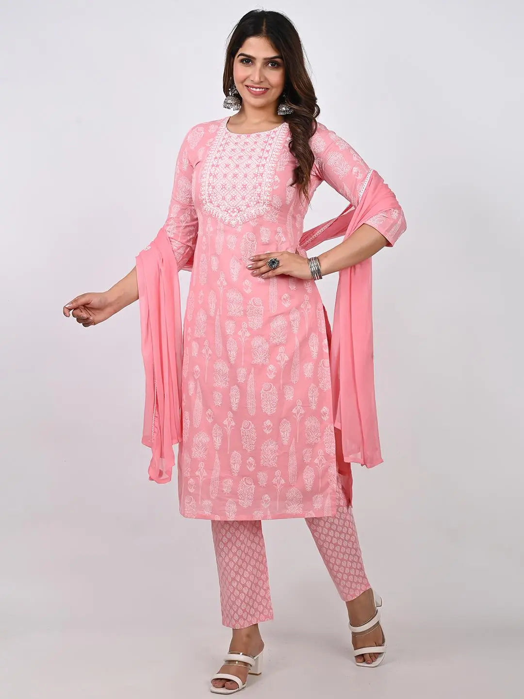 PURE COTTON EMBROIDED KURTA PANT AND DUPATTA SET Kavita Gupta