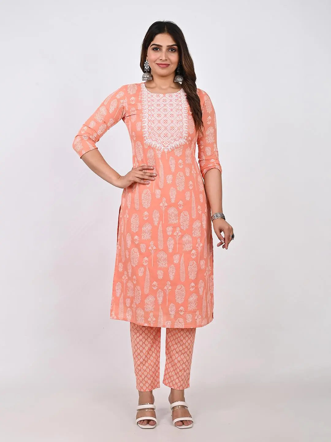 PURE COTTON EMBROIDED KURTA PANT AND DUPATTA SET Kavita Gupta