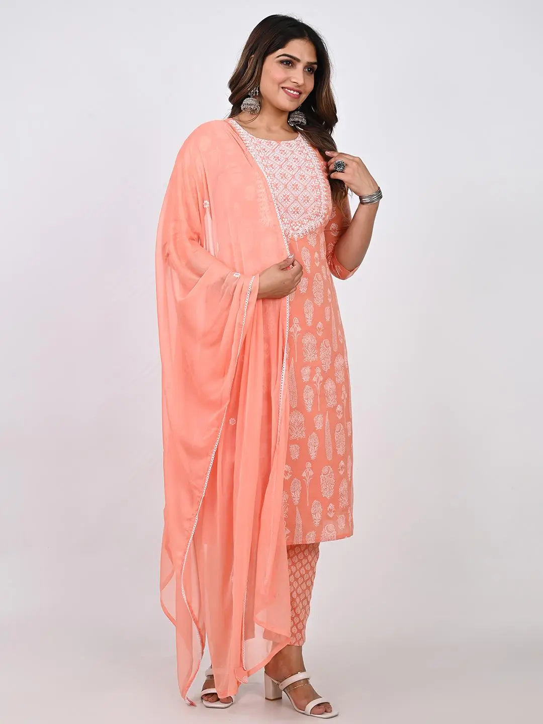 PURE COTTON EMBROIDED KURTA PANT AND DUPATTA SET Kavita Gupta