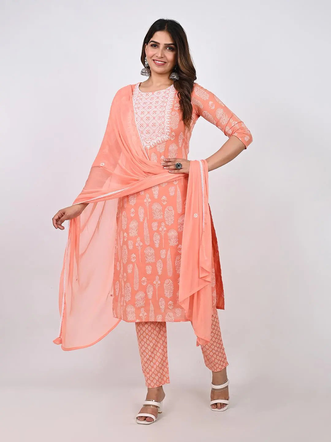 PURE COTTON EMBROIDED KURTA PANT AND DUPATTA SET Kavita Gupta