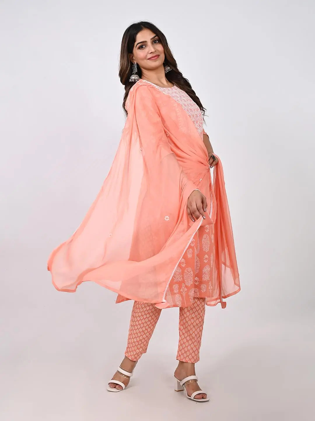 PURE COTTON EMBROIDED KURTA PANT AND DUPATTA SET Kavita Gupta