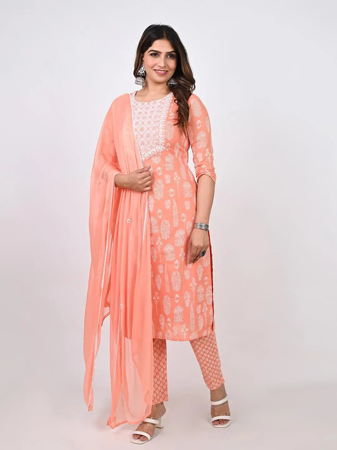 PURE COTTON EMBROIDED KURTA PANT AND DUPATTA SET Kavita Gupta